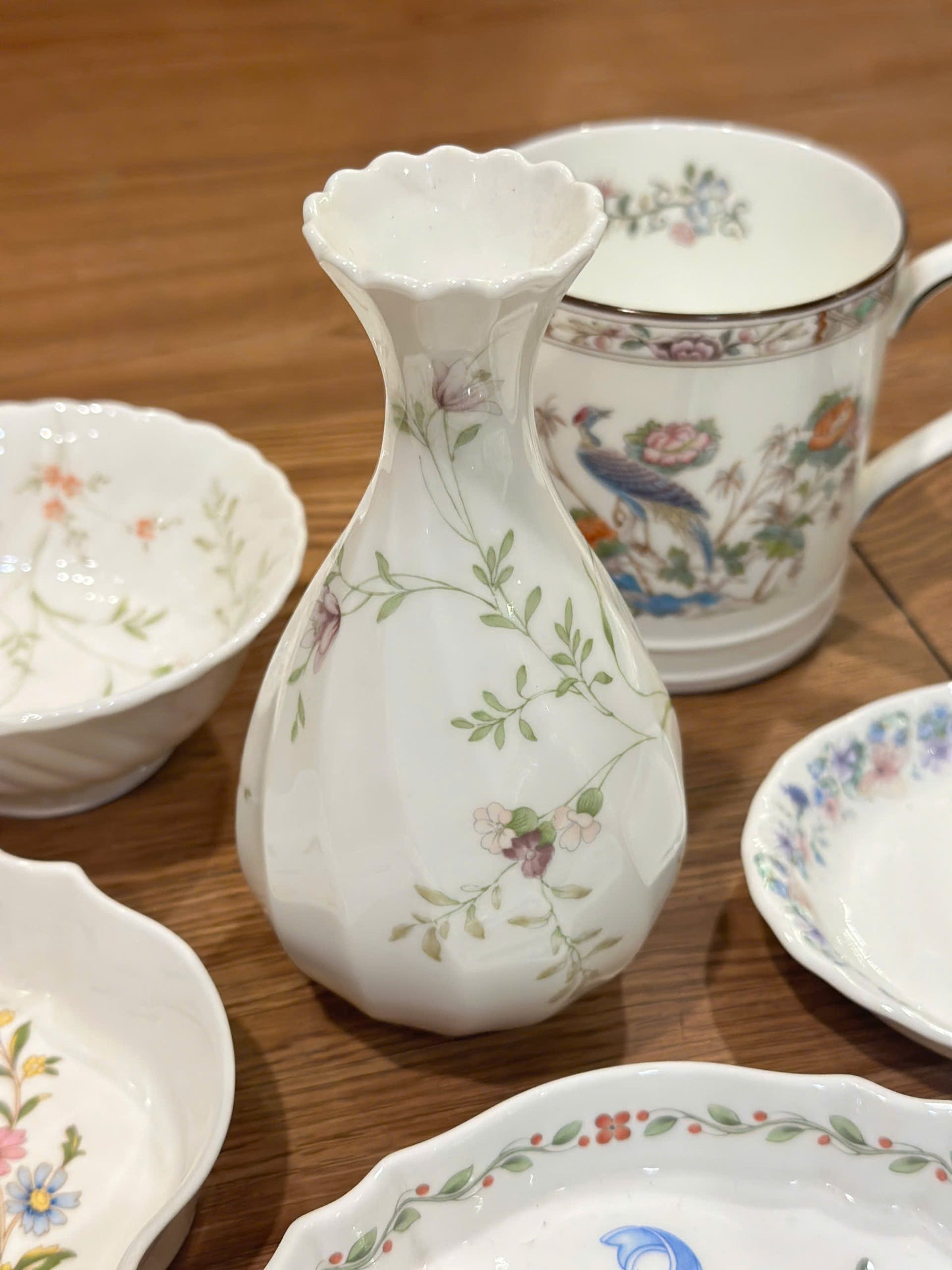 WEDGWOOD & AYNSLEY Vintage Plate