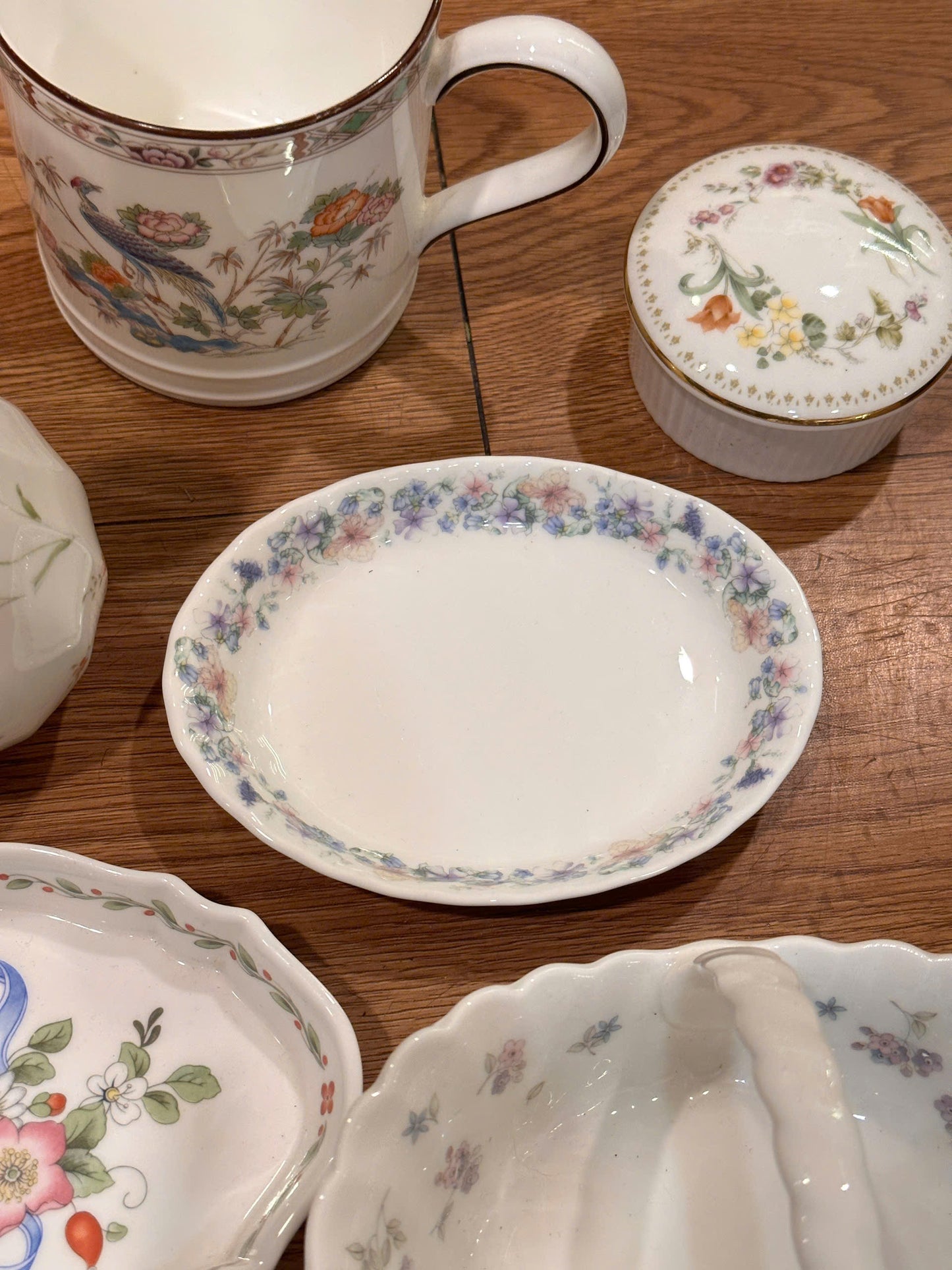 WEDGWOOD & AYNSLEY Vintage Plate