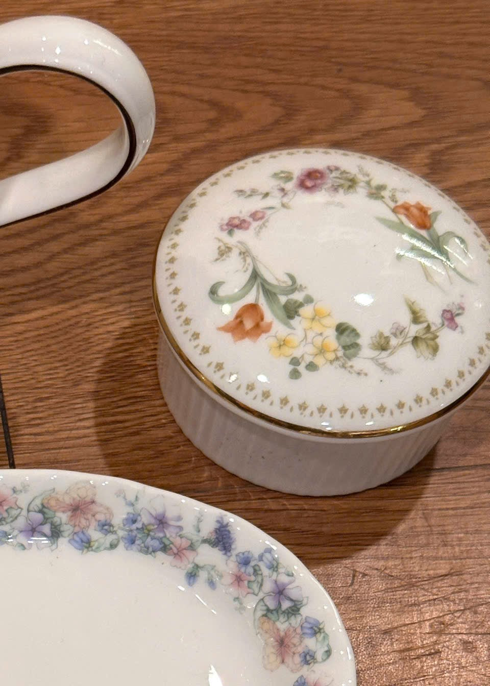 WEDGWOOD & AYNSLEY Vintage Plate