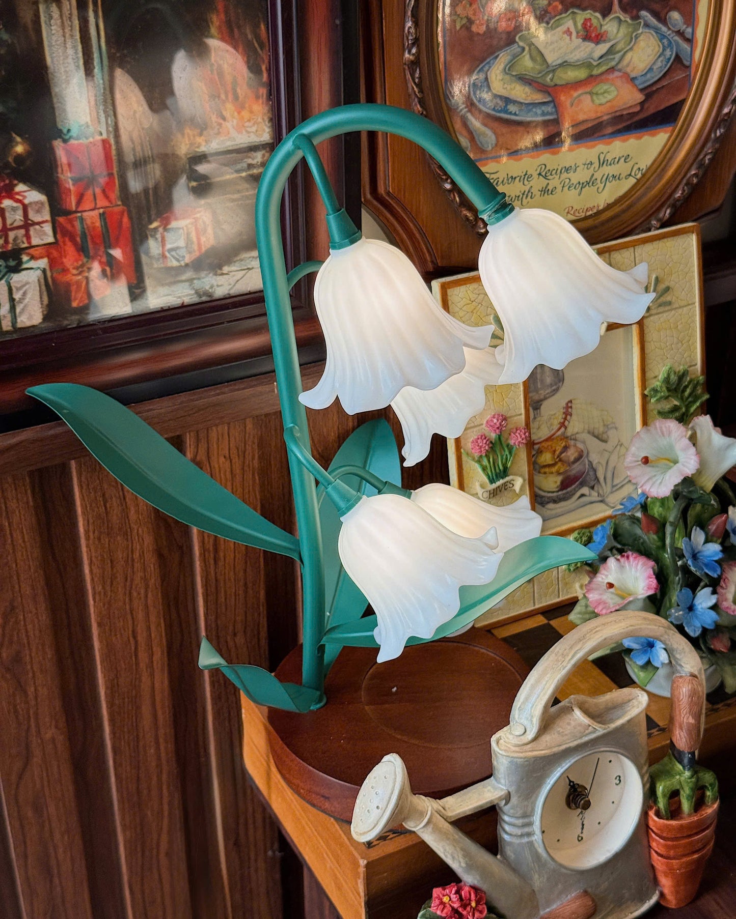 Vintage Lily Lamp (White Lampshade)