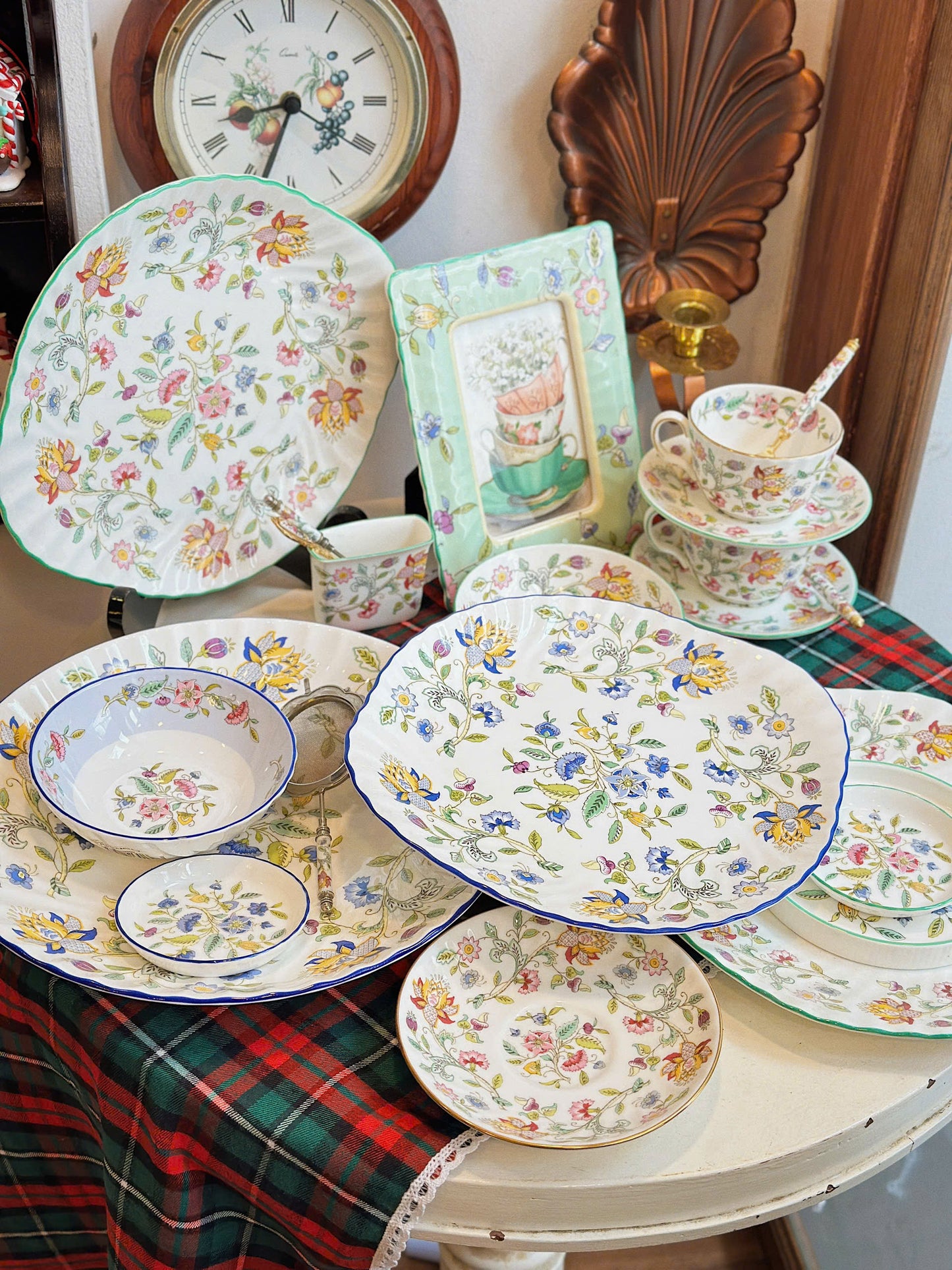 Floral Pattern Teaset/ Plate - Minton