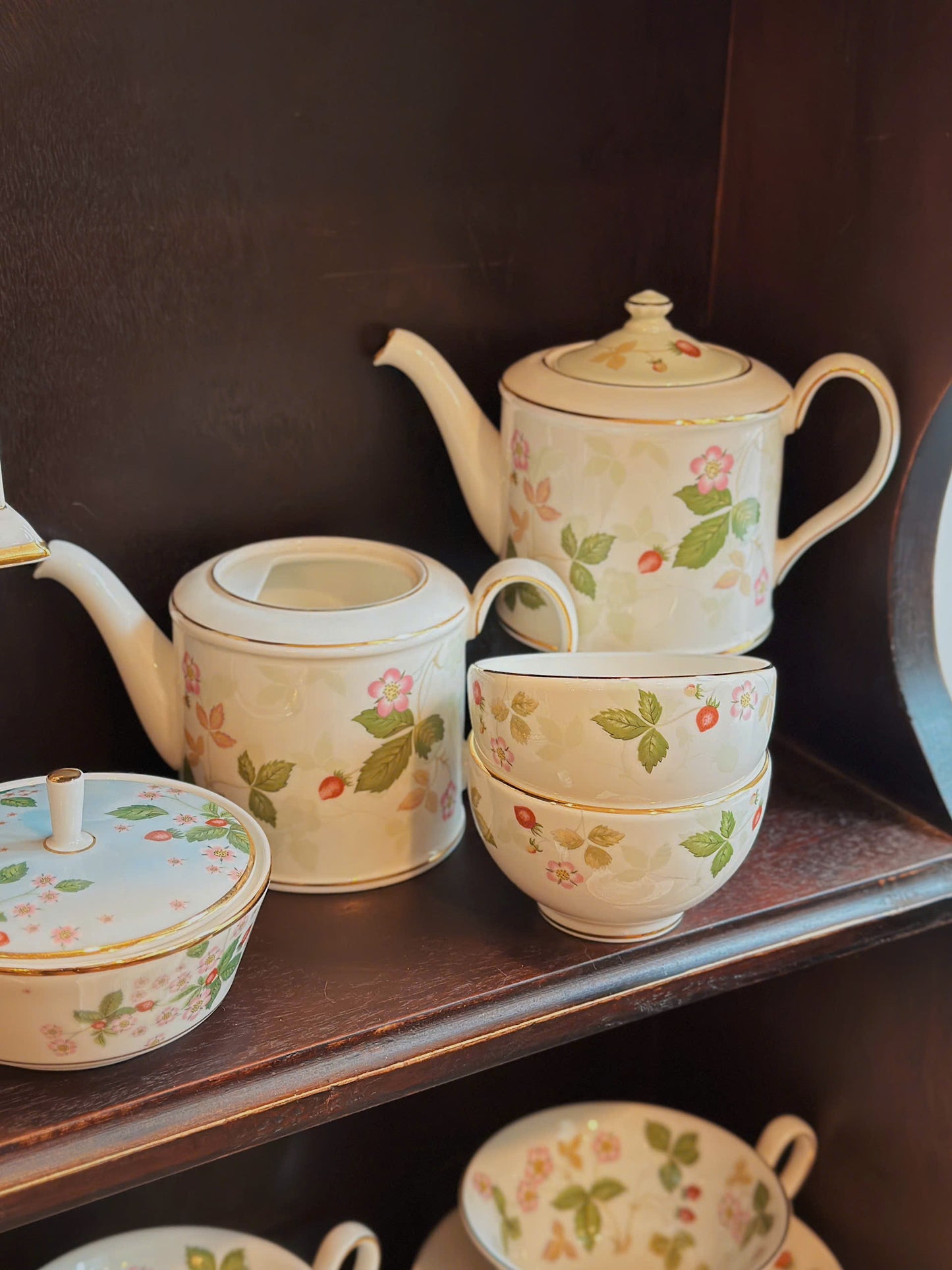 Wedgwood Wild Strawberry Tea Party Set