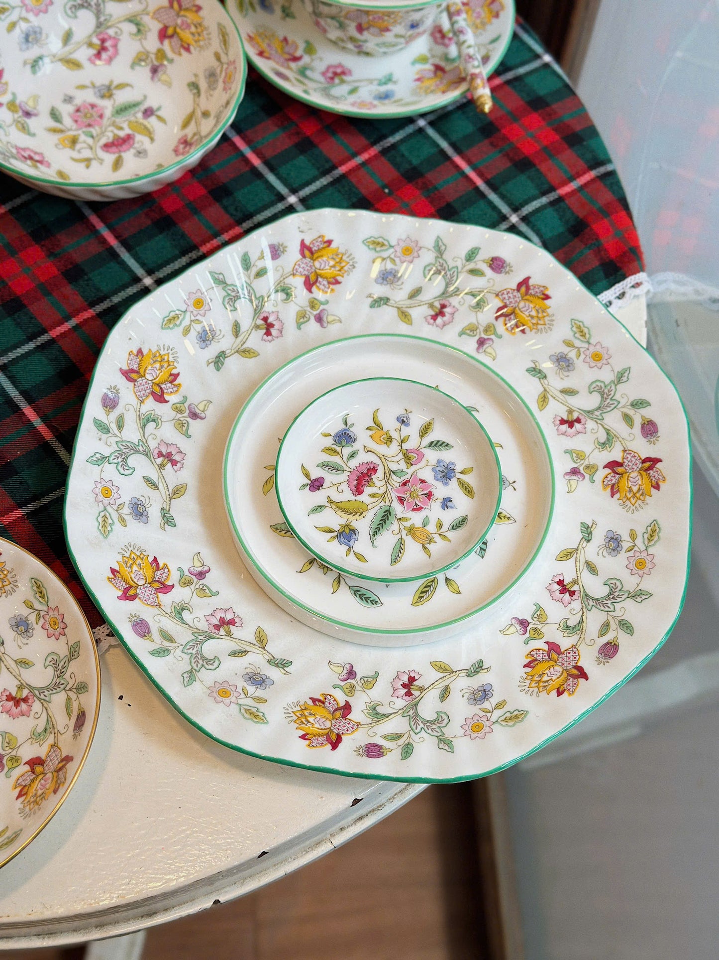 Floral Pattern Teaset/ Plate - Minton