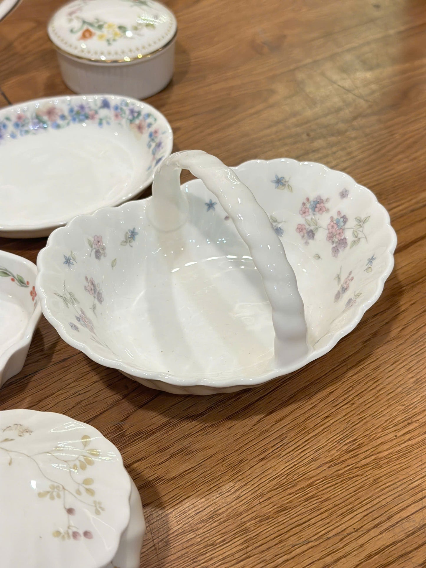 WEDGWOOD & AYNSLEY Vintage Plate