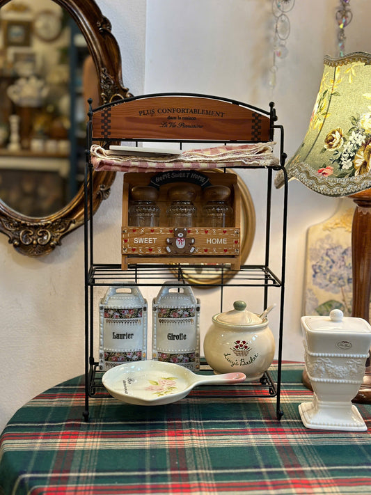 Vintage Spice Rack - La Vie Pianissimo