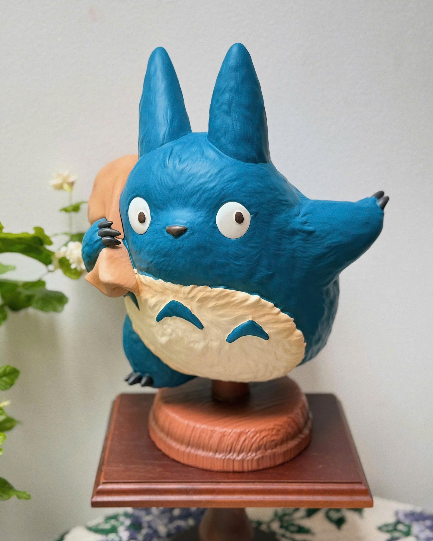 Chuu Totoro Statue
