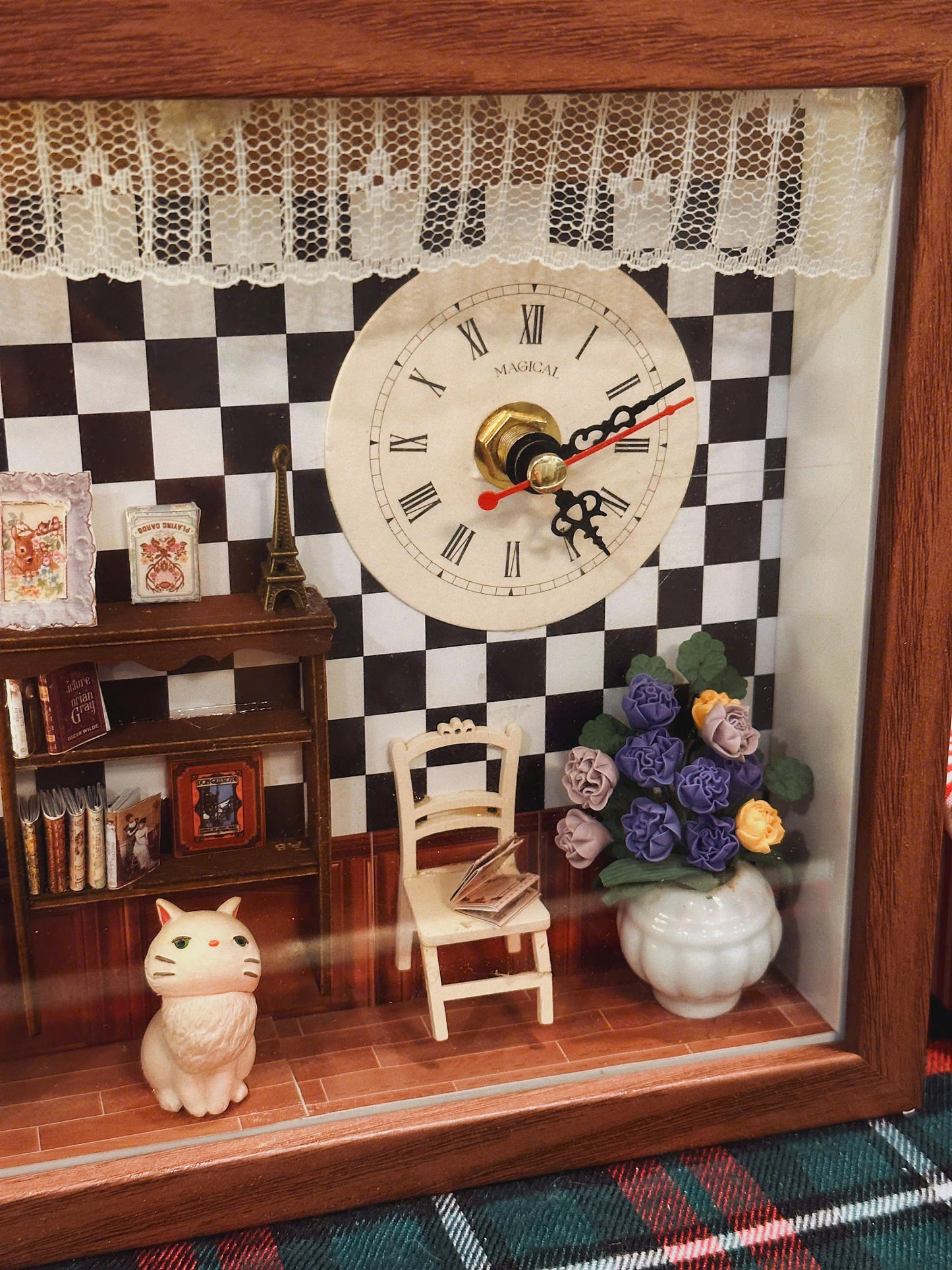 Đồng hồ Miniature Room Box xinh xắn