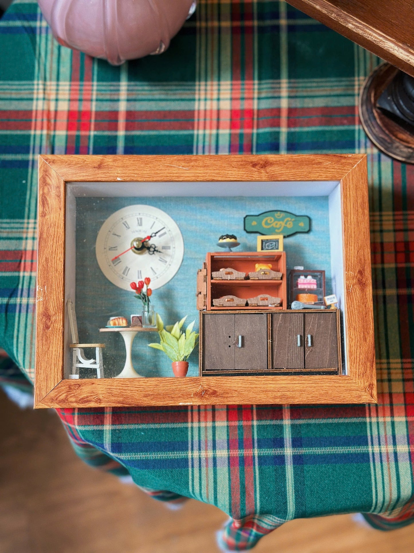 Mini Roombox Clock - Café Shop