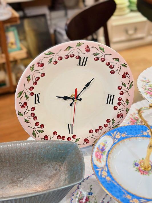 Vintage Cherry Clock - Le Comptoir Pain D'epices ✨