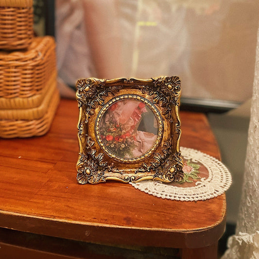 Vintage Style Square Shaped Frame 02