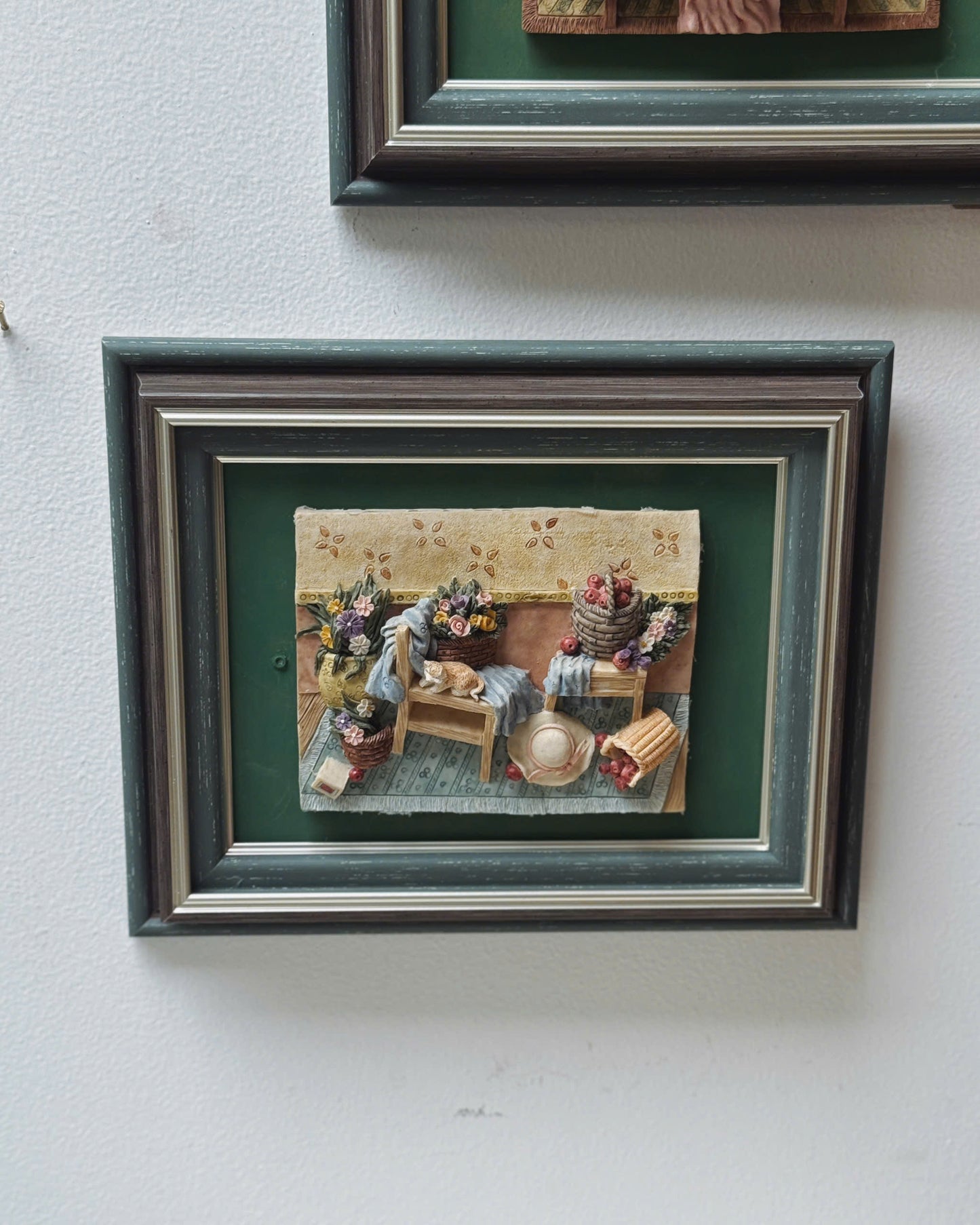 Vintage Cottage Style Carved Resin 3D Wall Hanging Plaque