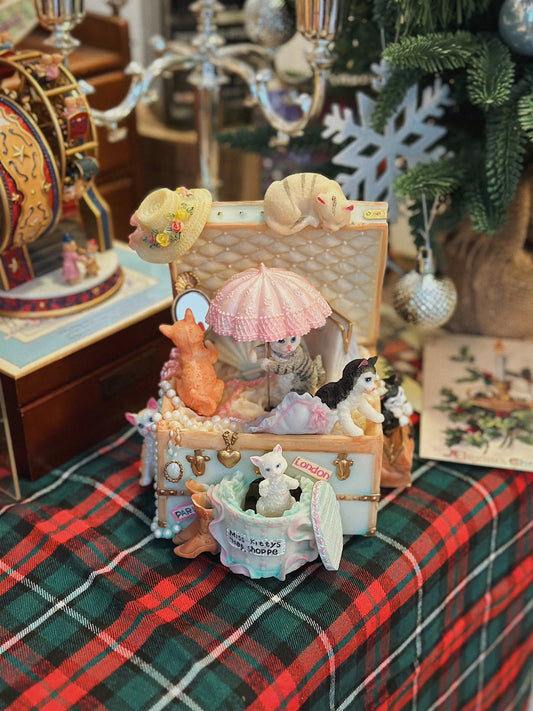 7 Little Cat Music Box