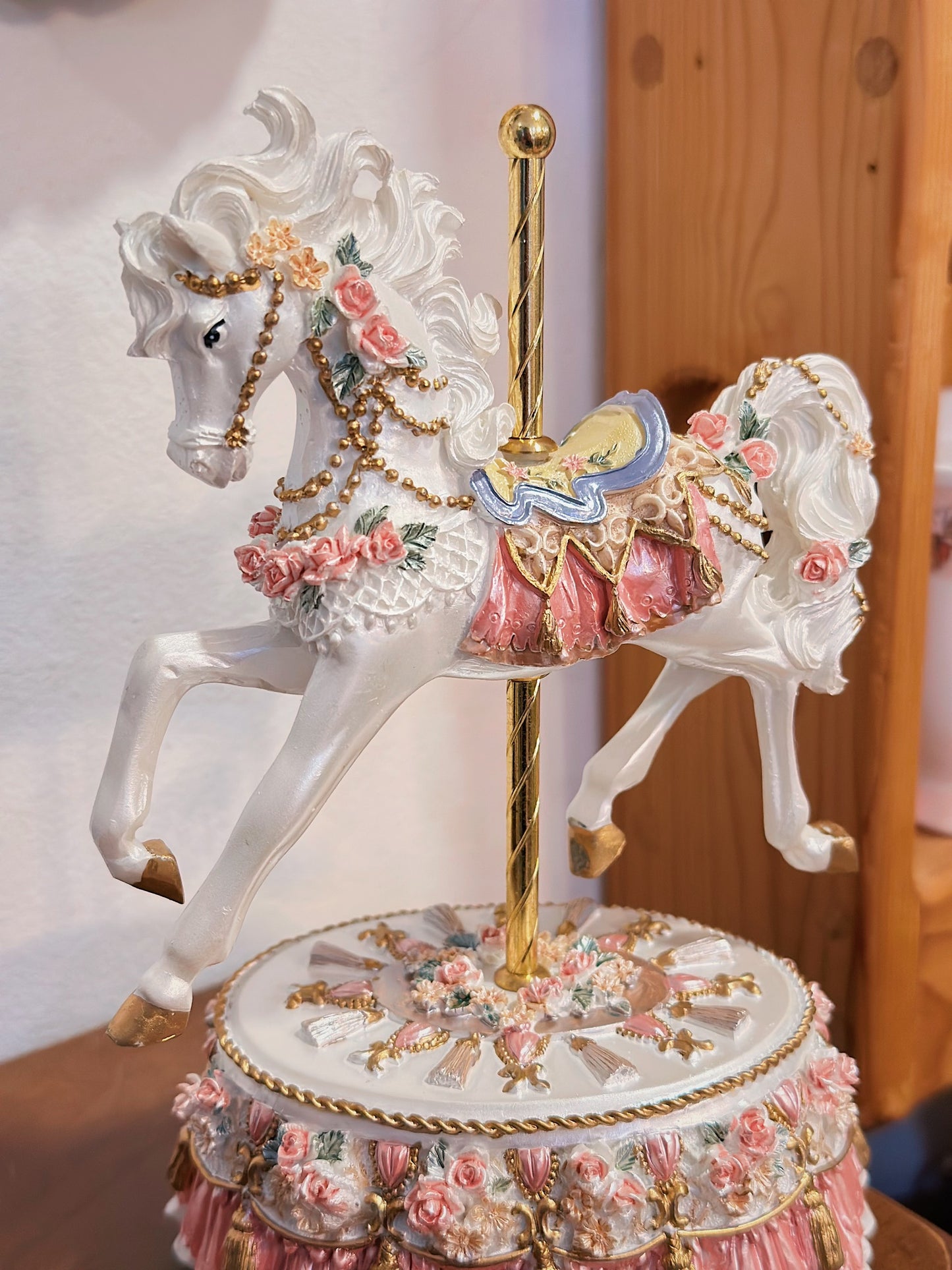 Hộp Nhạc Carousel Horse