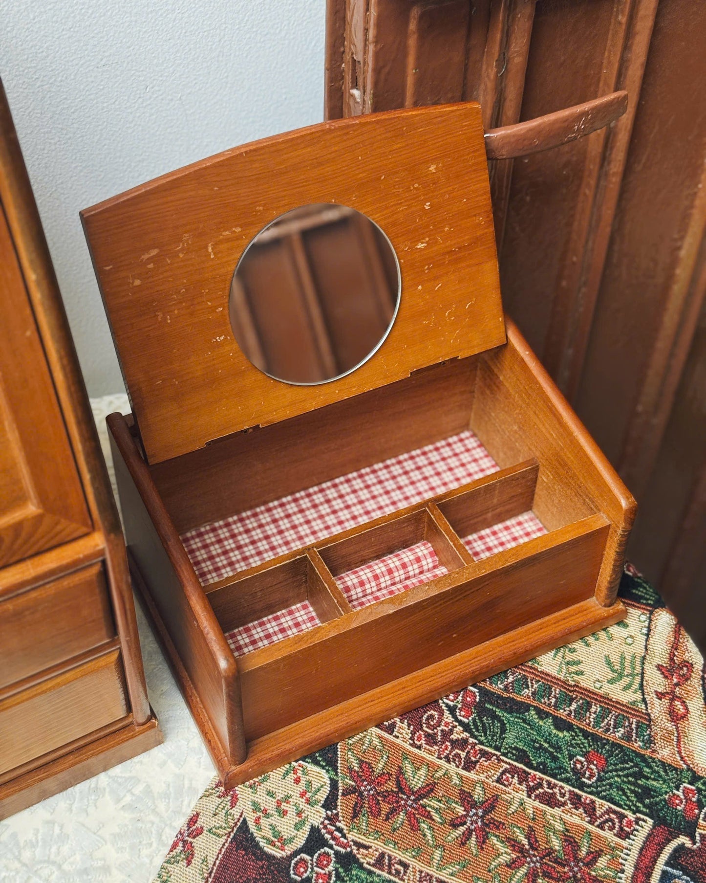 Vintage Lucy’s Basket Wooden Box