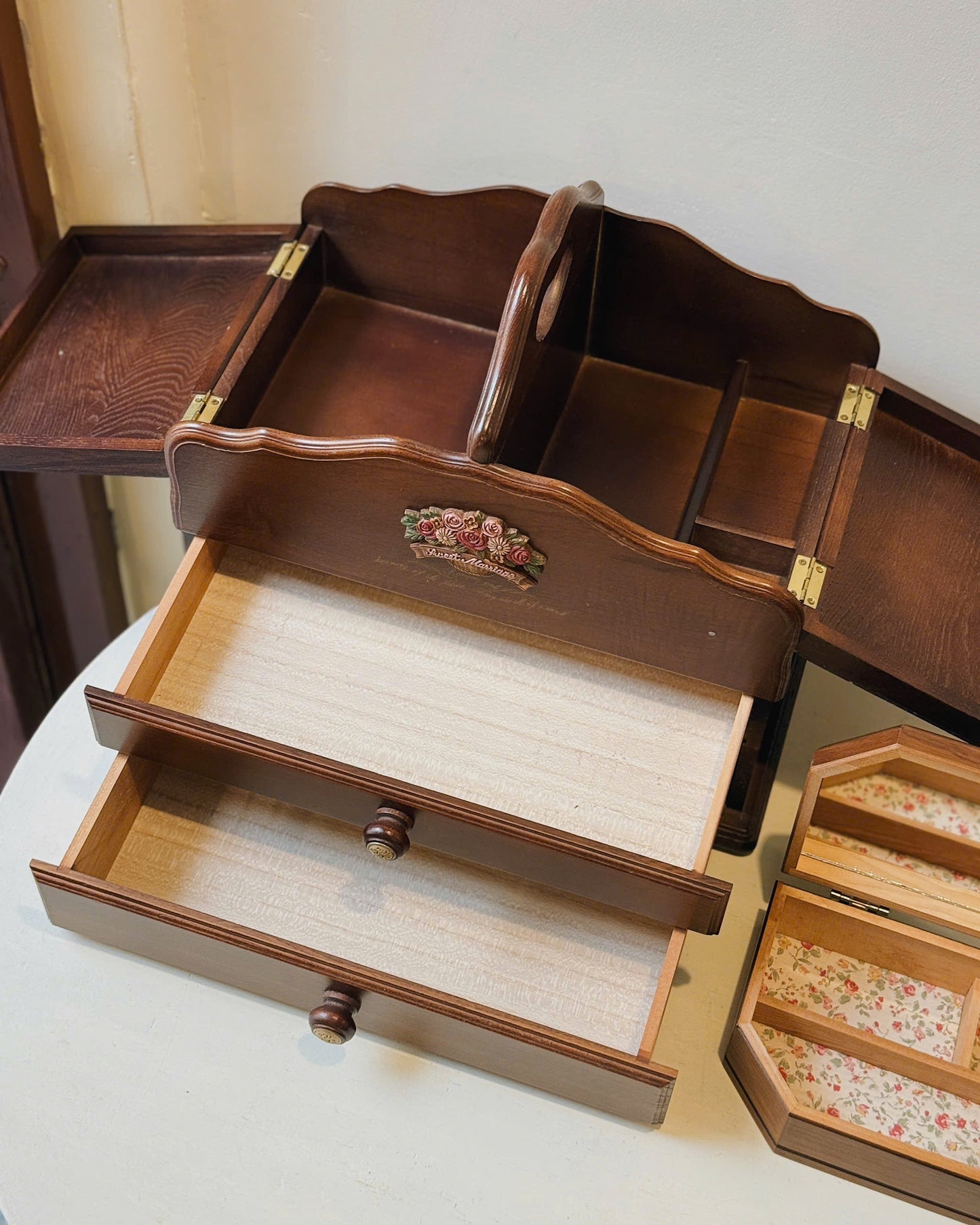 Make-up Vintage Wooden Box