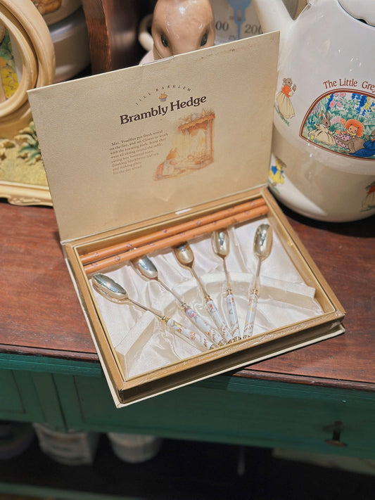 Bramly Hedge Spoon And Pencil Set