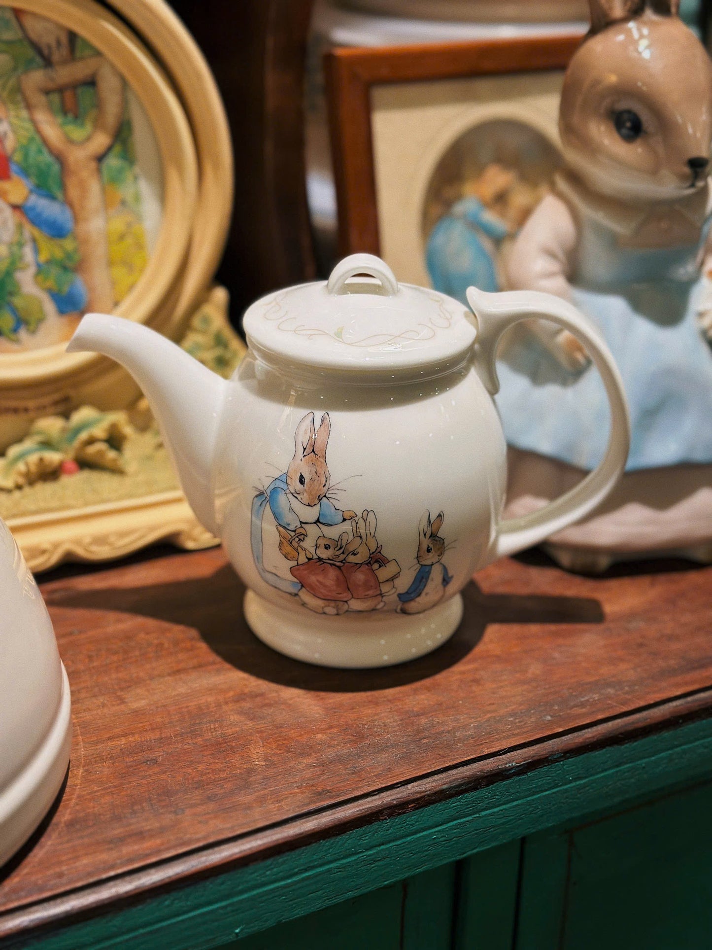 Bình trà hoạ tiết Peter Rabbit - Made in Japan