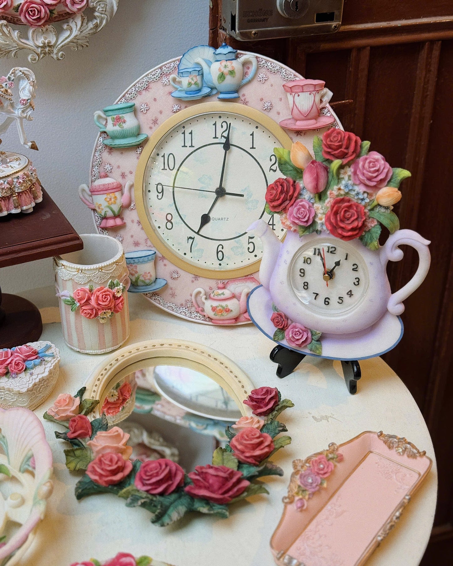 Vintage Teapot Clock