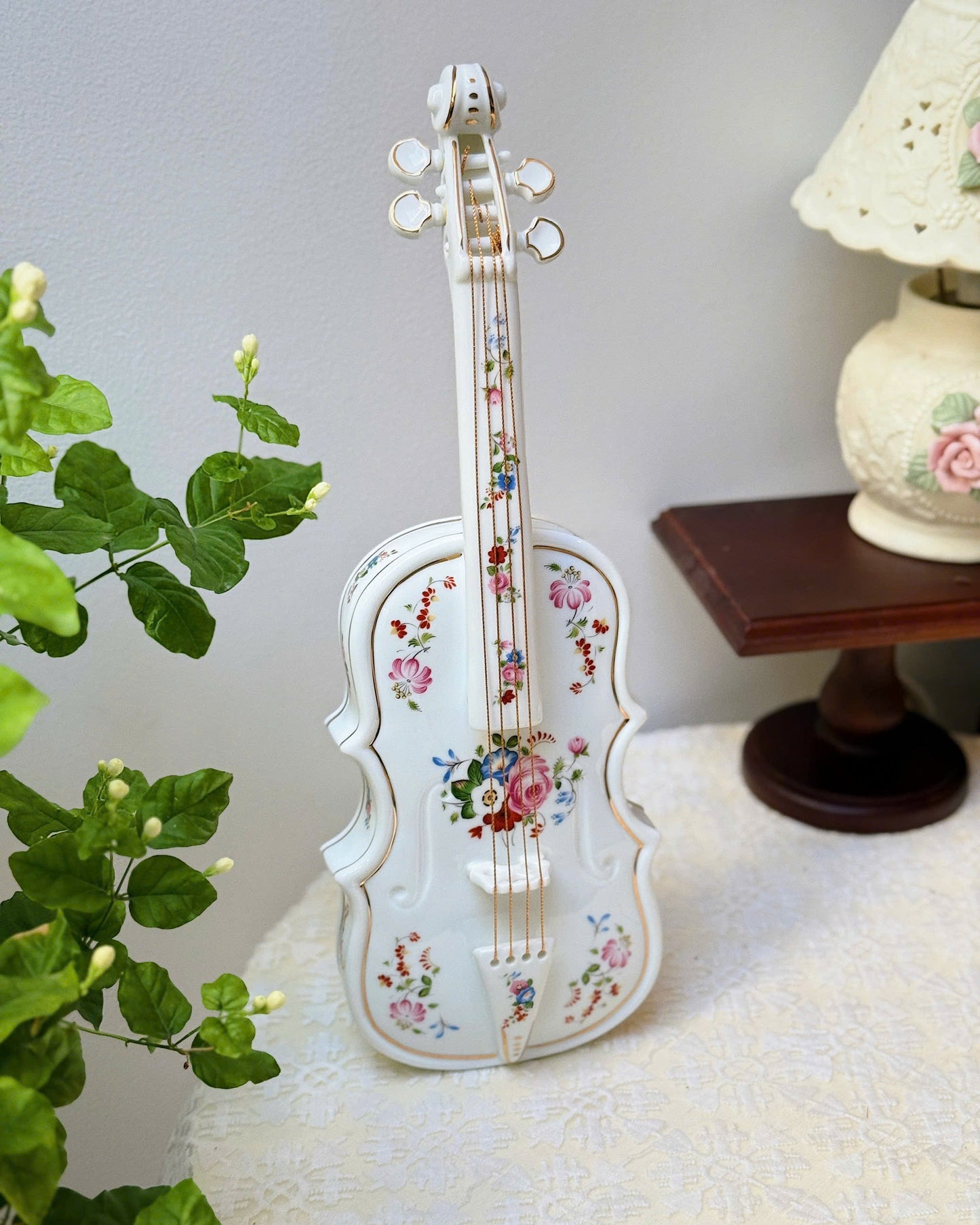 Vintage Violin Shaped Lamp