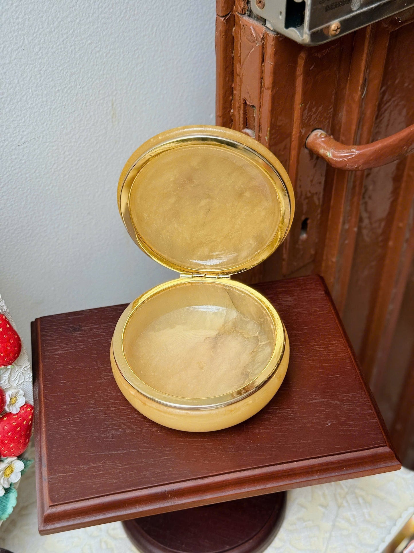 Hand-Carved Genuine Alabaster Vintage Jewelry Box – Made in Italy