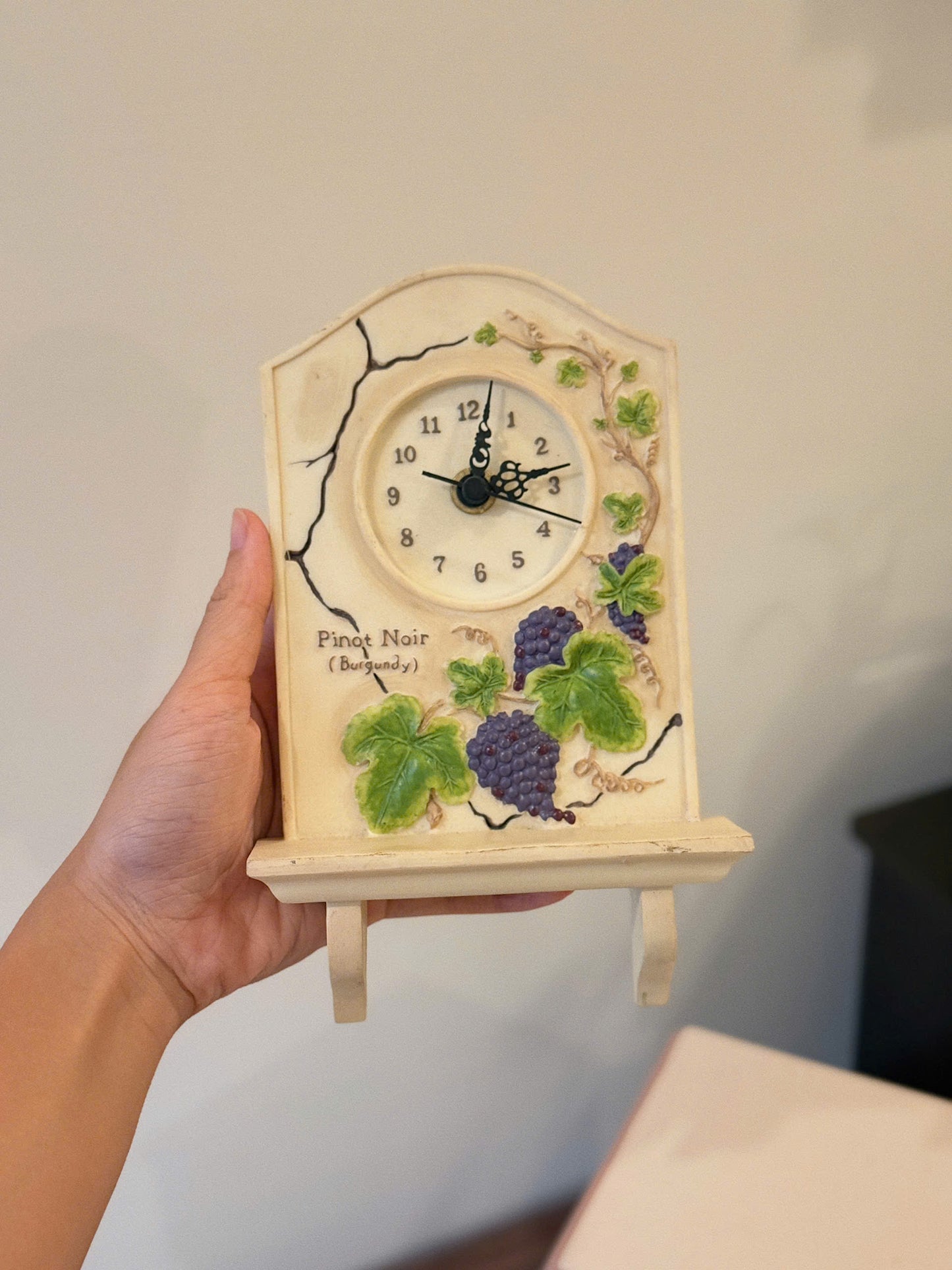 Vintage Grape Pattern Wall Clock