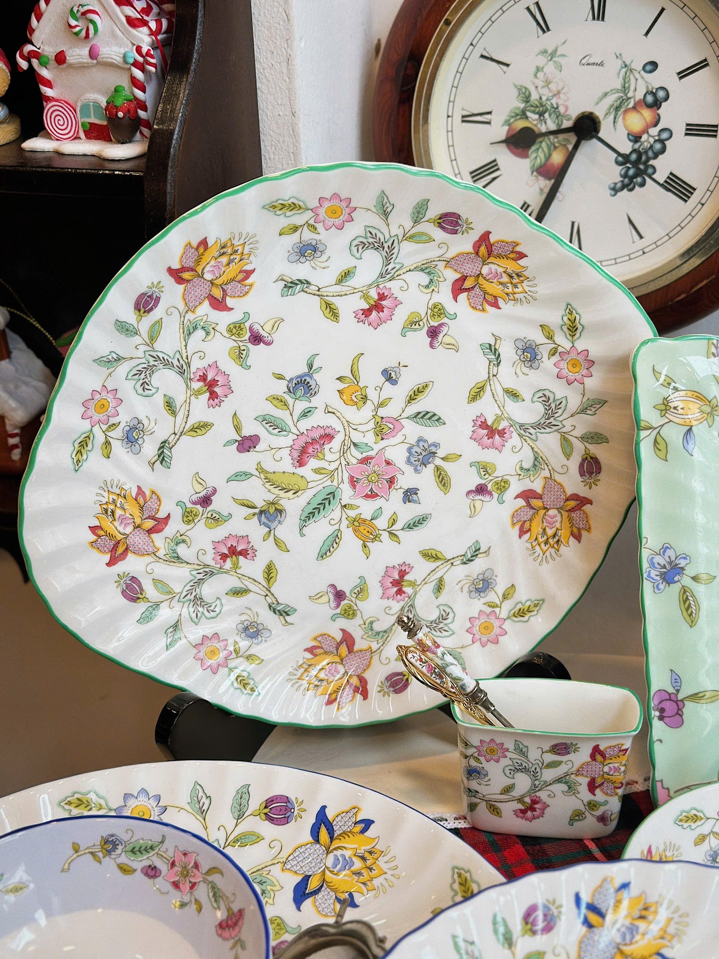 Floral Pattern Teaset/ Plate - Minton