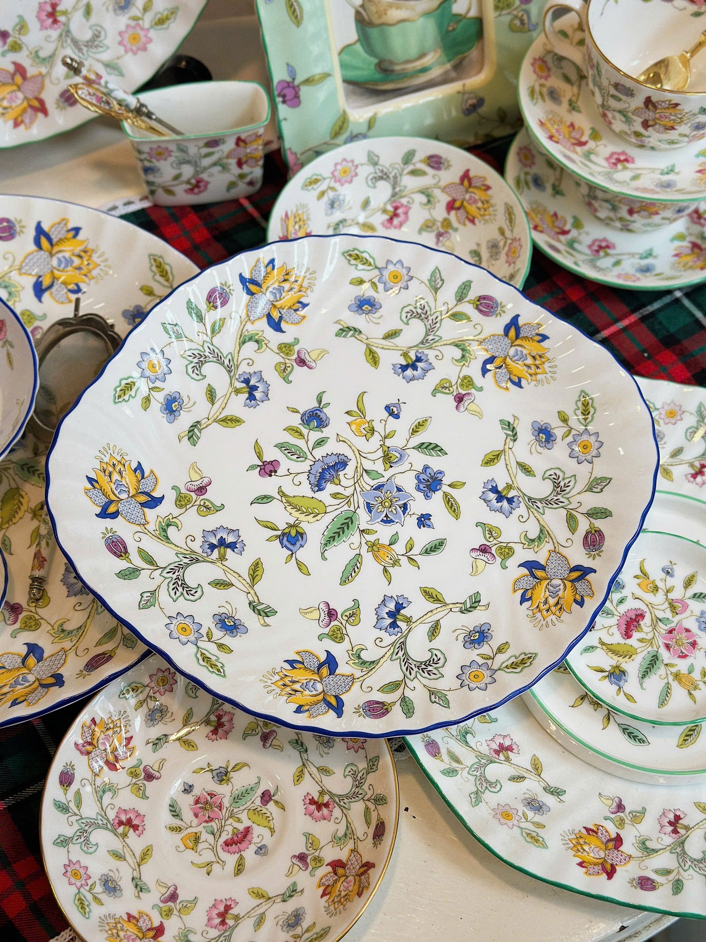 Floral Pattern Teaset/ Plate - Minton