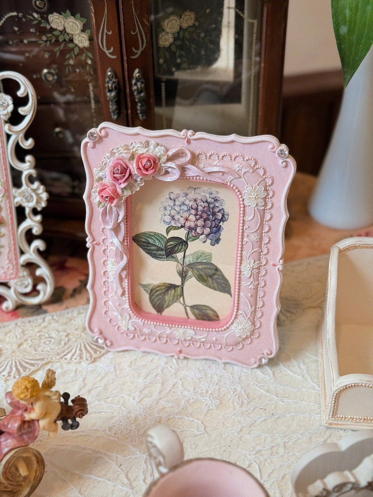 Vintage Roses Shaped Art Frame