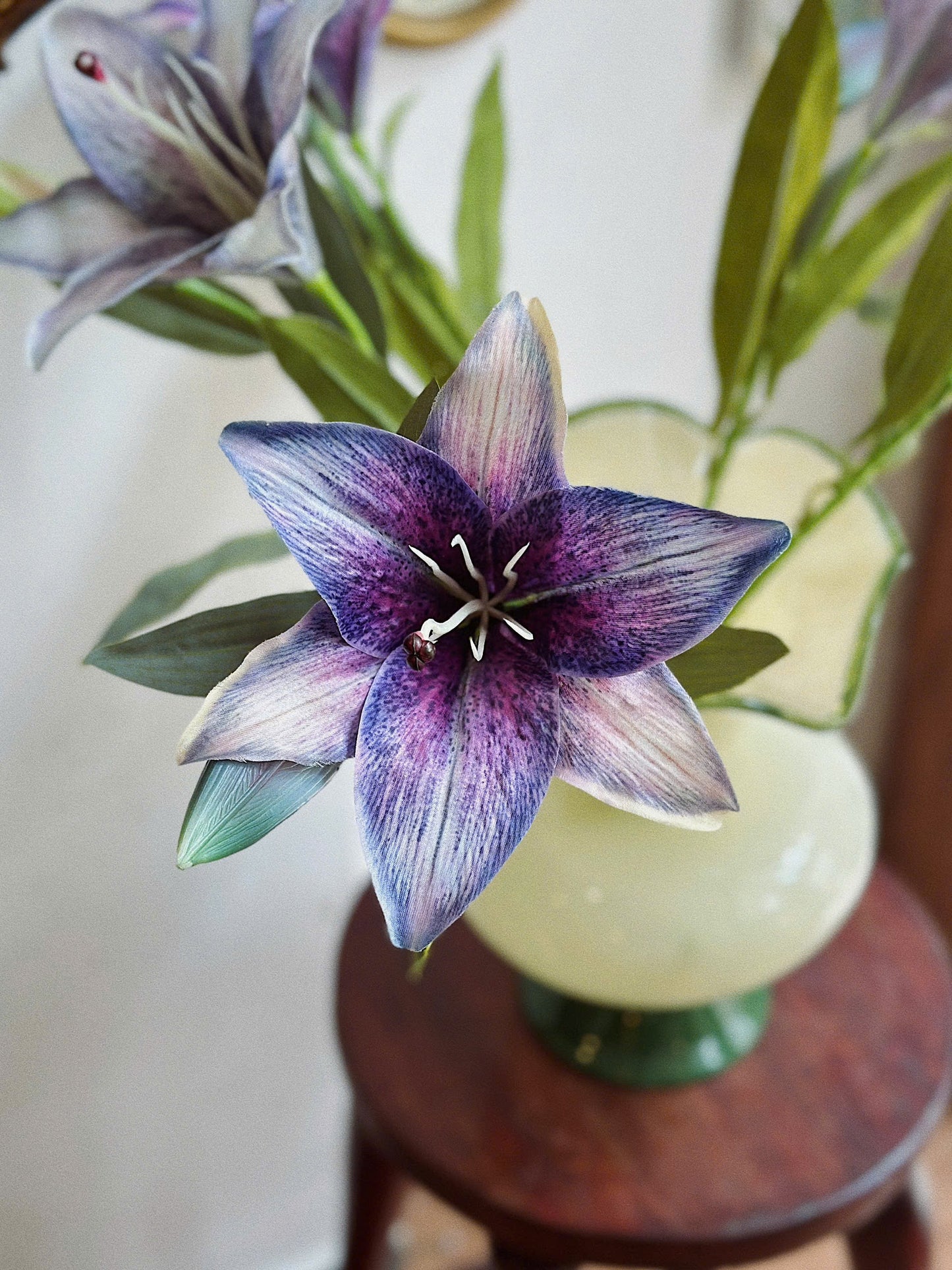 Hoa Lily xanh sang trọng