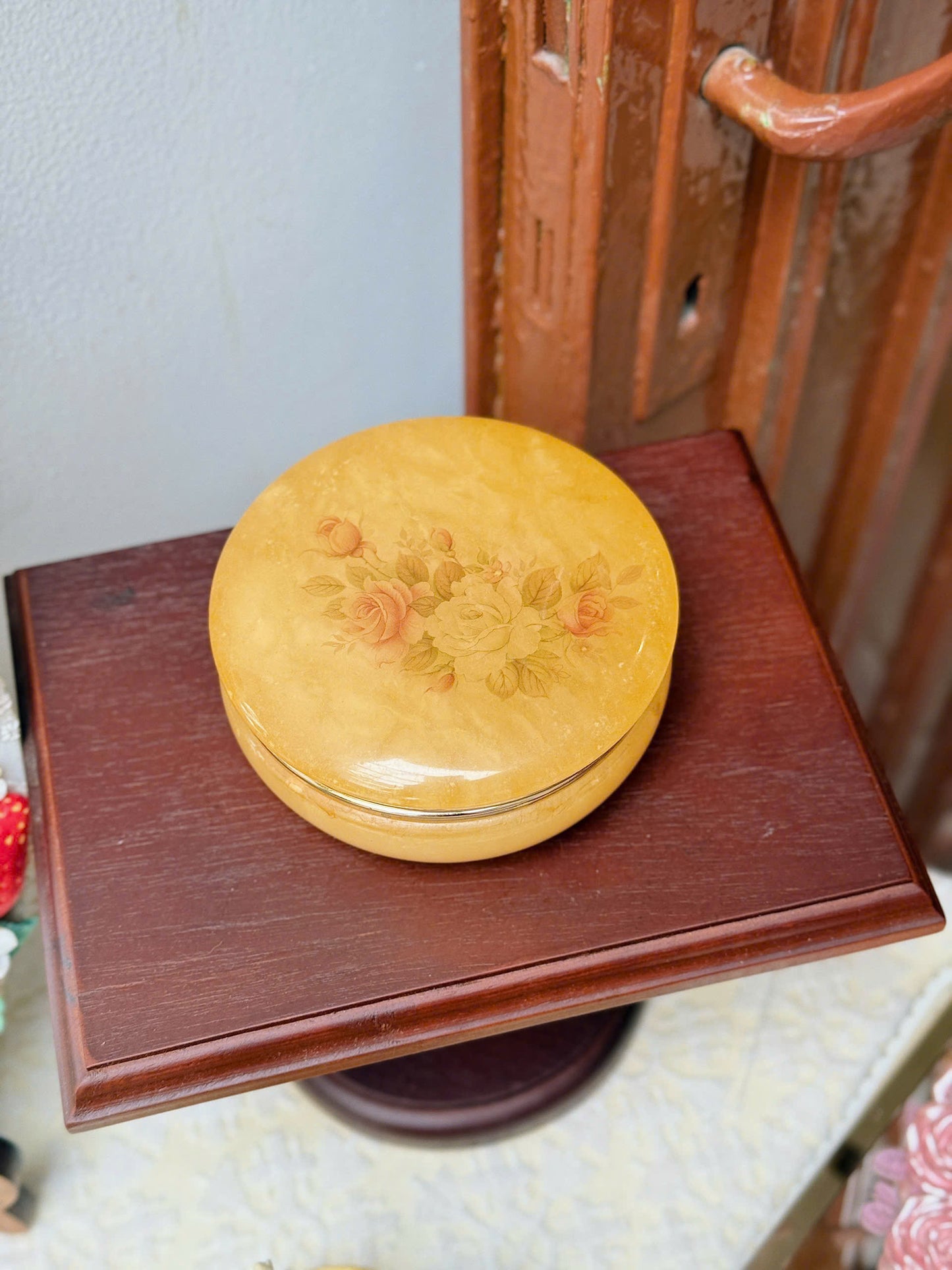 Hand-Carved Genuine Alabaster Vintage Jewelry Box – Made in Italy