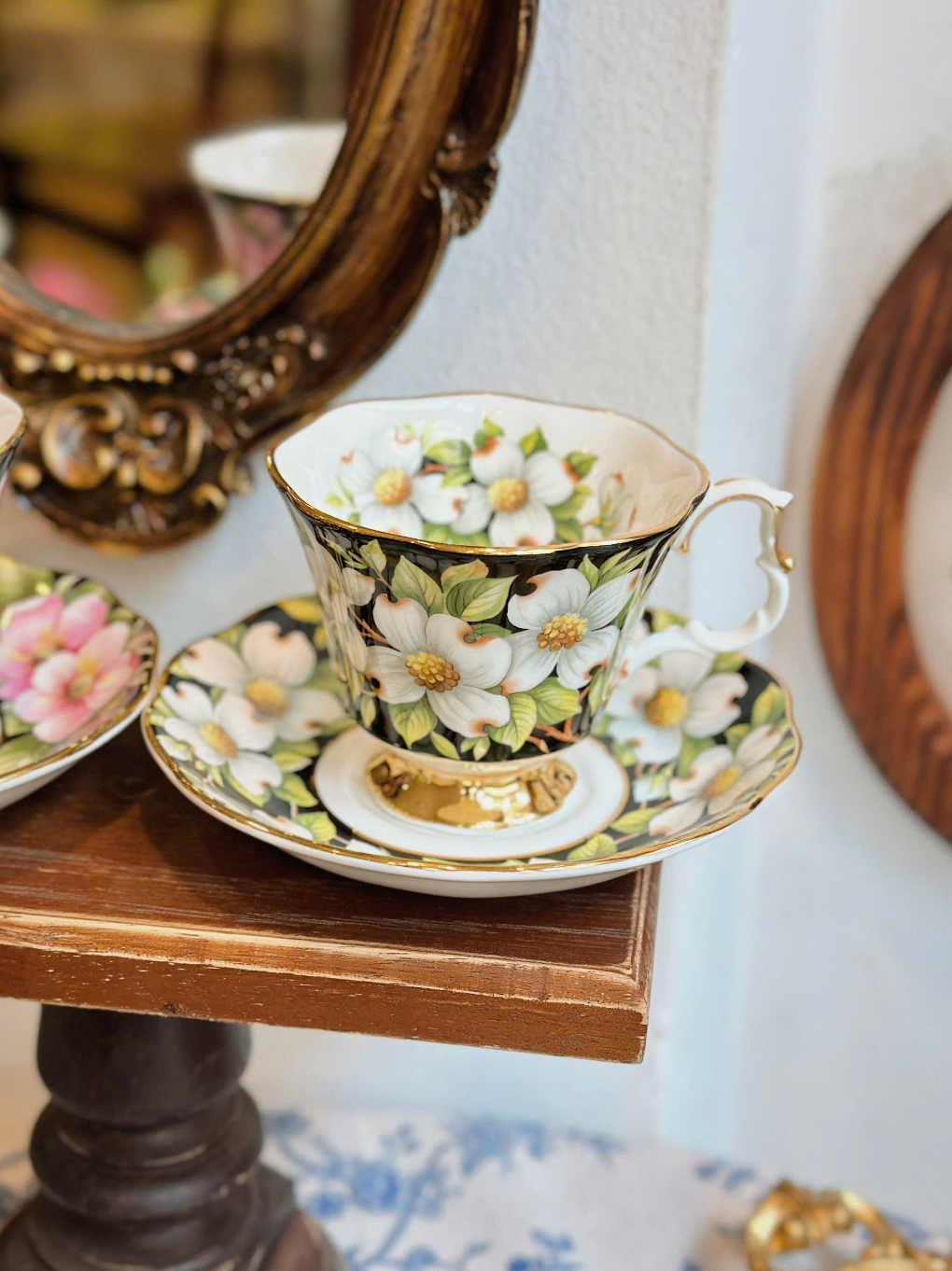 Set tách hoạ tiết hoa - Royal Albert Provincial Flowers