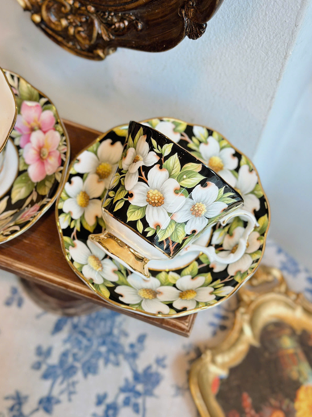 Set tách hoạ tiết hoa - Royal Albert Provincial Flowers