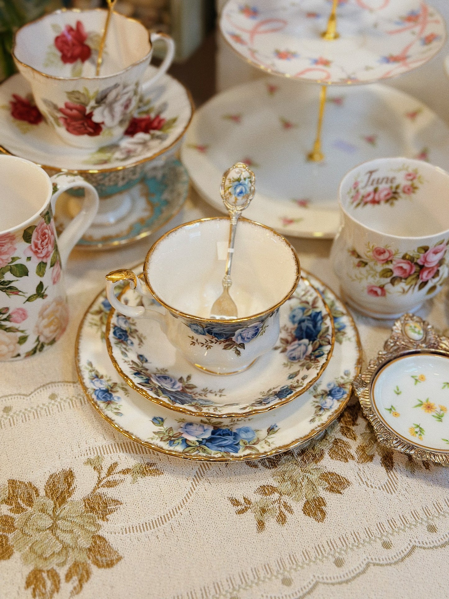 Bộ tách trà Royal Albert hoa hồng xanh ✨