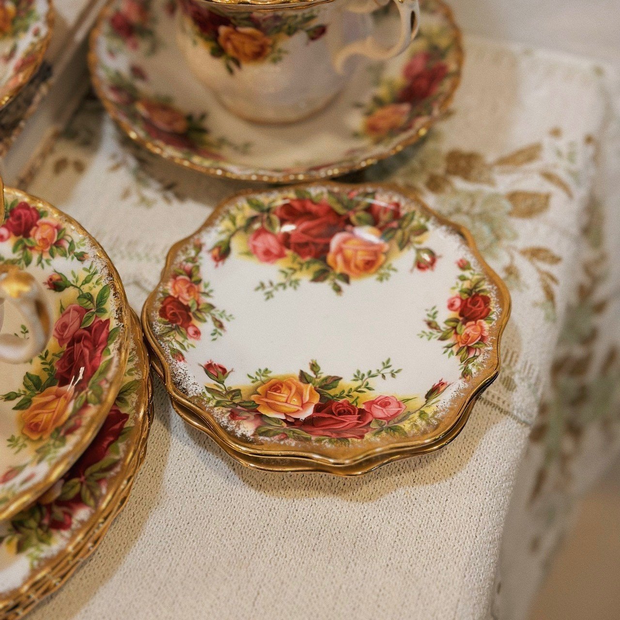 Set tách trà hoa hoạ tiết cổ điển Royal Albert 🌸