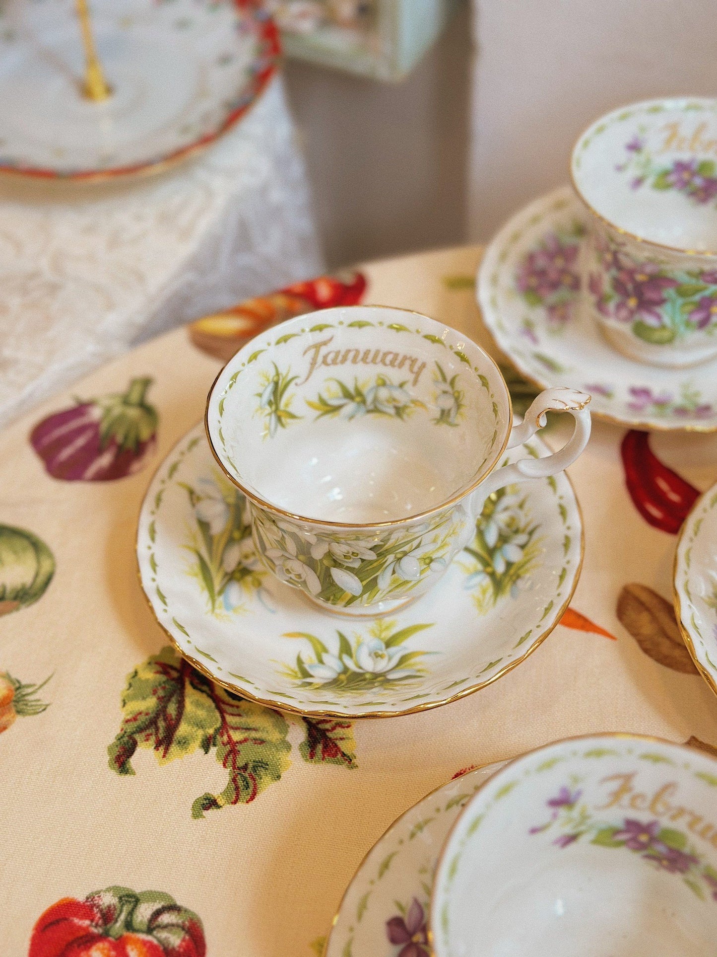 Set tách trà tháng Royal Albert bằng sứ xương xuất xứ Anh✨