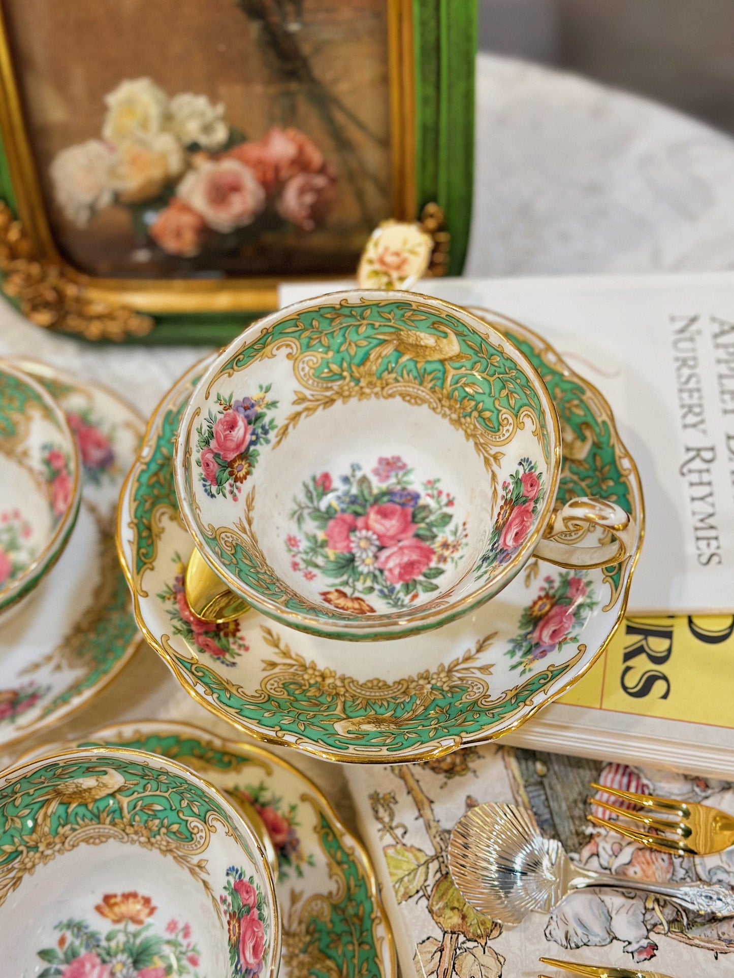 Bộ tách trà hoa viền xanh lá sang trọng - MONTROSE GREEN - COALPORT
