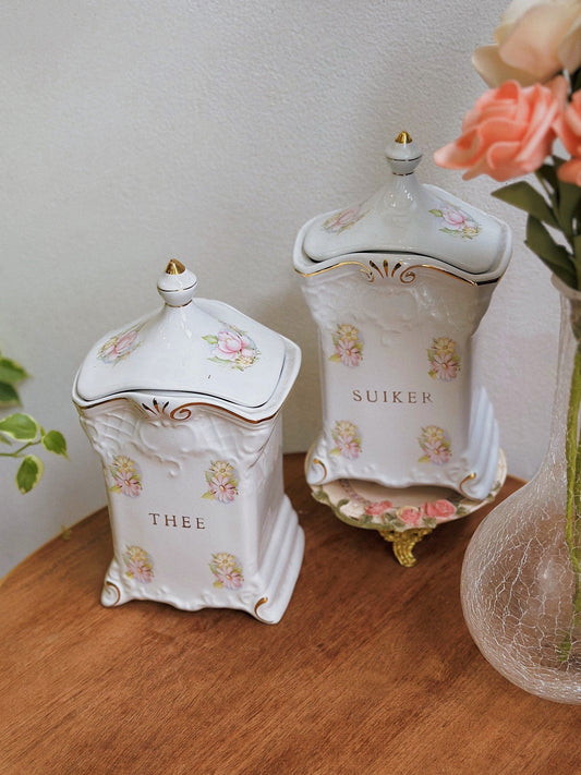 Vintage Spice Pot with Roses Pattern✨