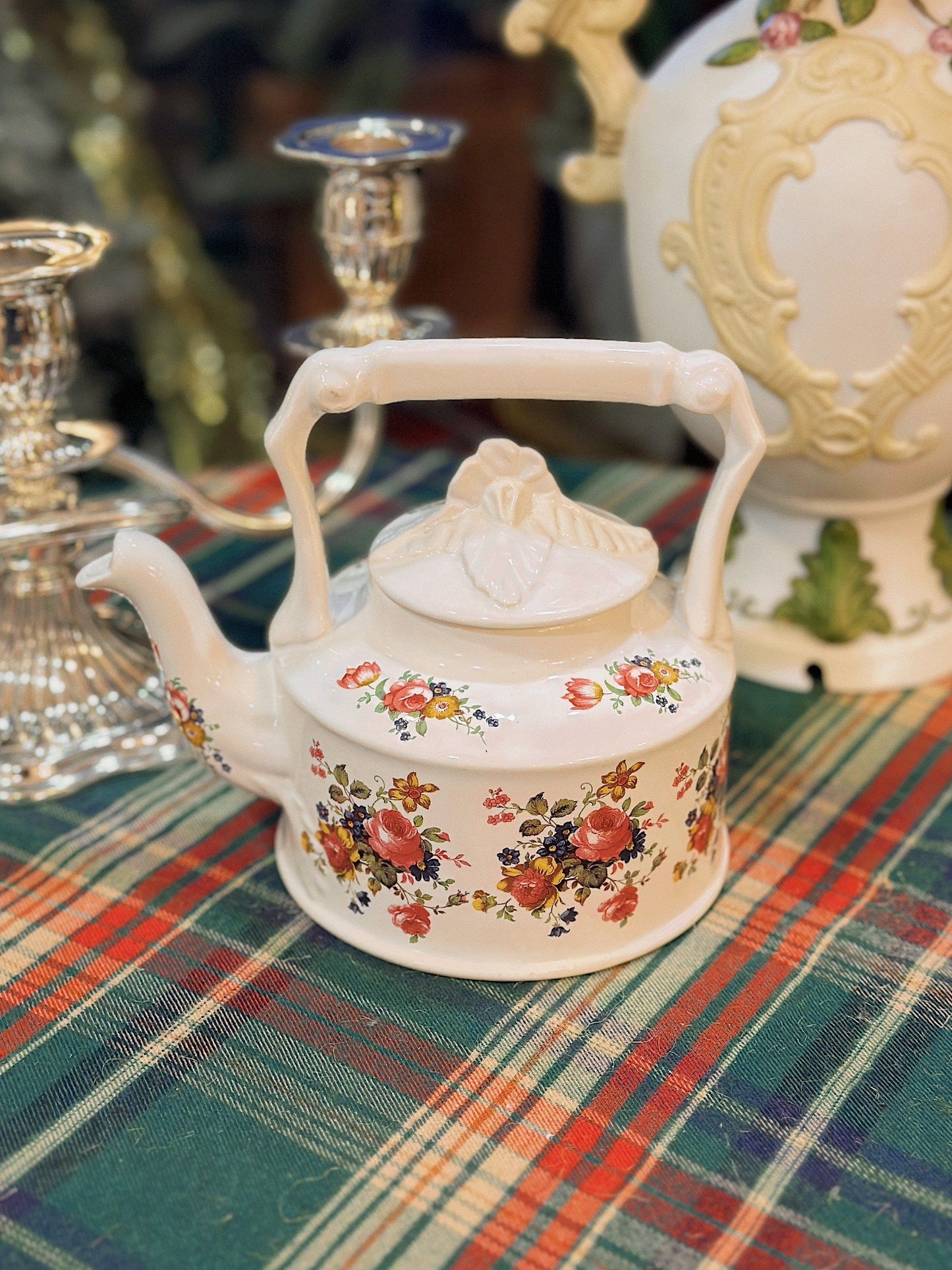 Ấm trà Arthur Wood Rose Bouquet Tea Kettle (lidded 1980's Fine Bone China) Strattoshire Porcelain England. (Height: 15cm)