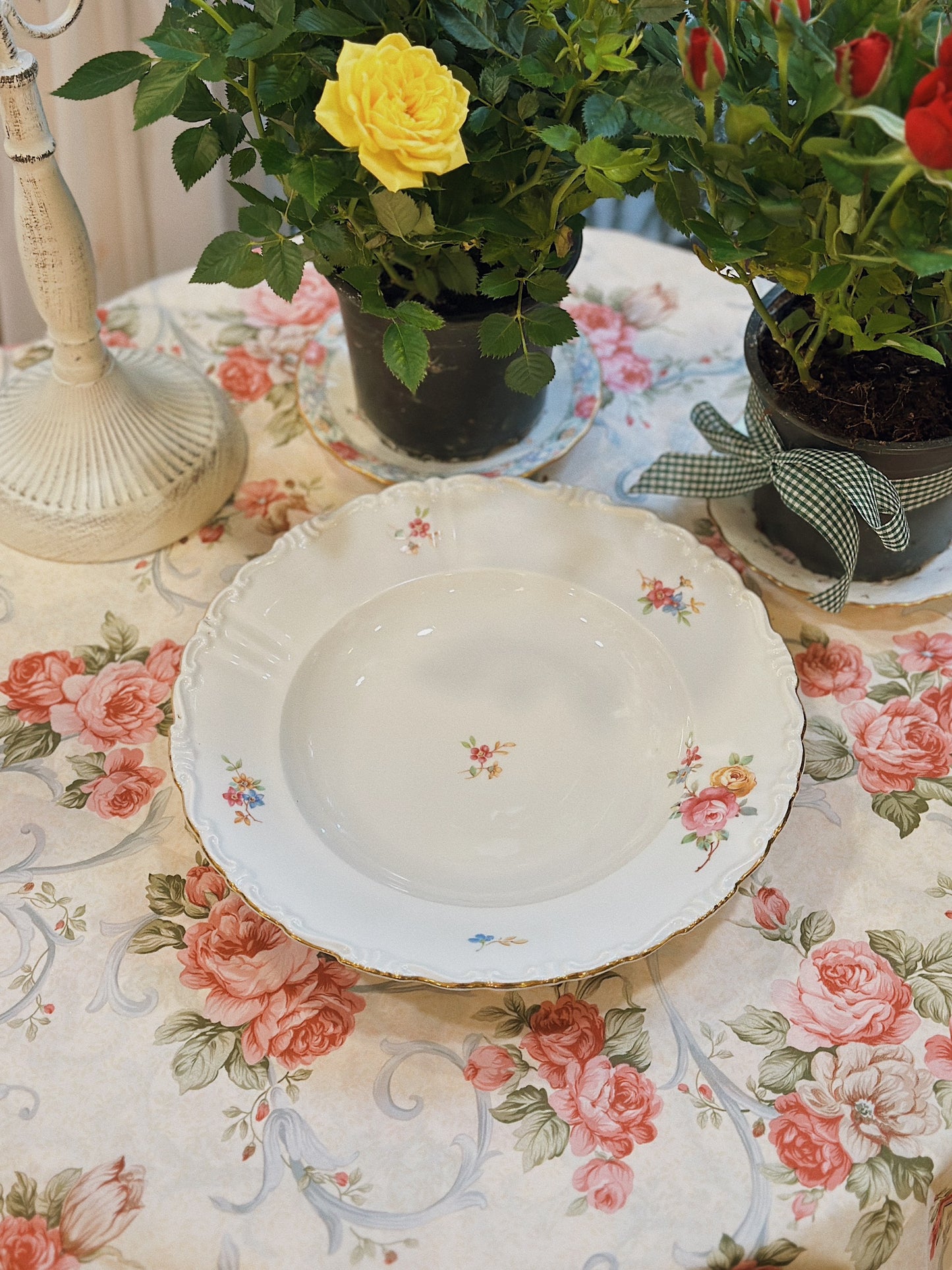 Vintage Flowers Pattern Plate ✨