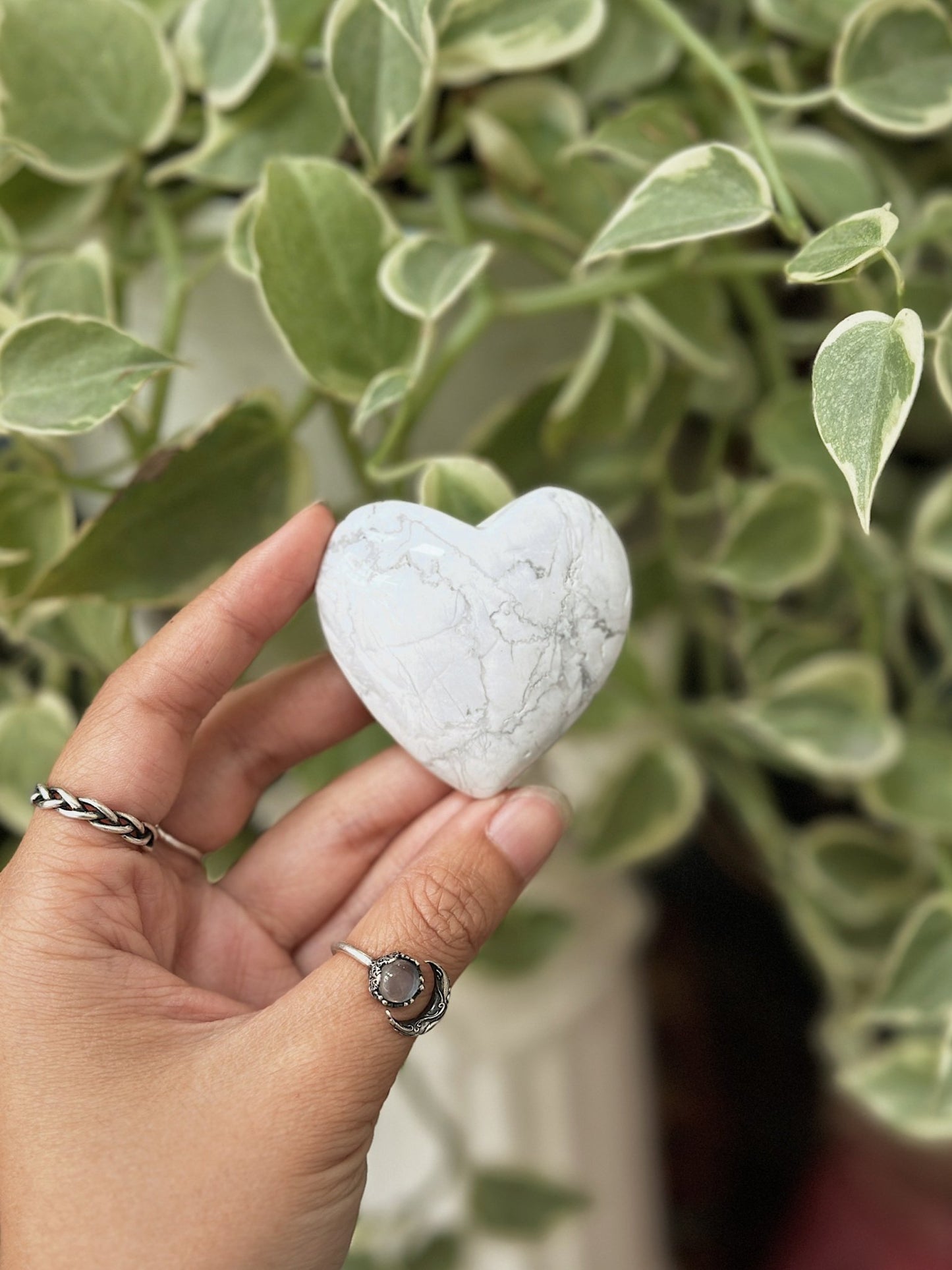 Đá Howlite hình trái tim