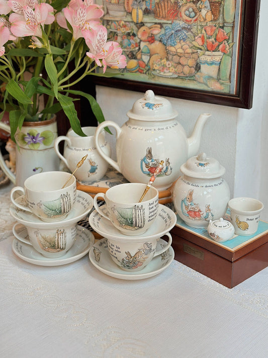 Peter Rabbit Tea Set, Teapot, Tier Cake Stand - Wedgwood✨
