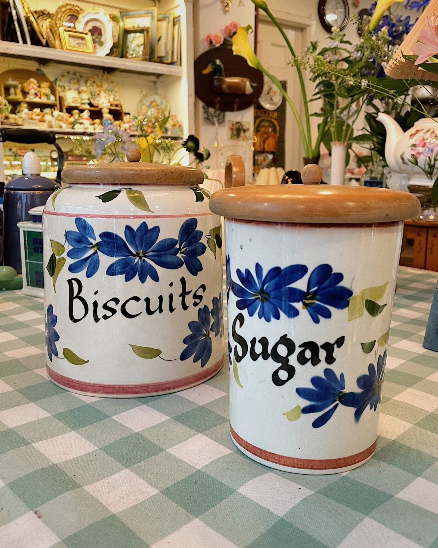 Toni Raymond Biscuits & Sugar Pot
