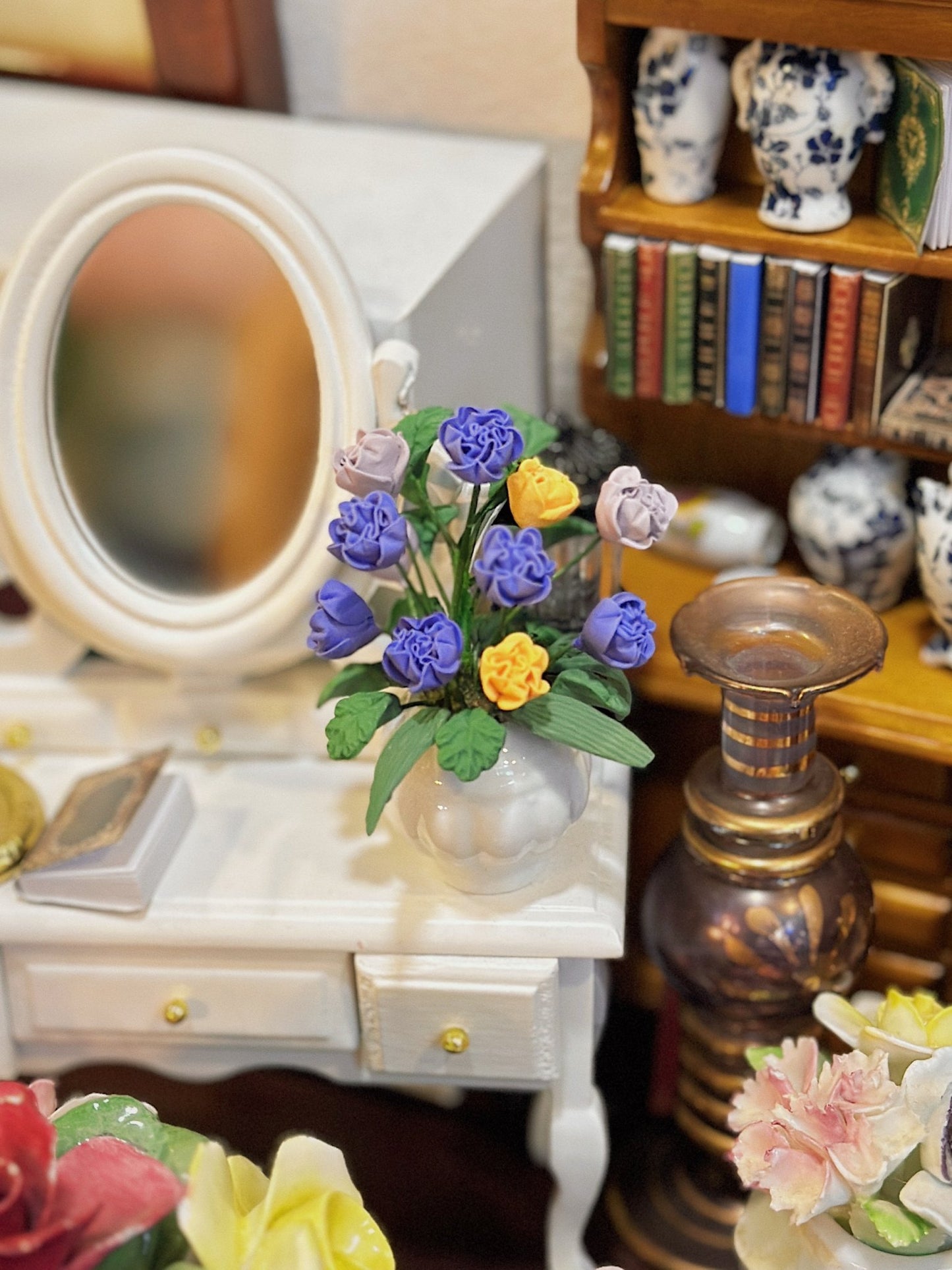 Miniature flower pot