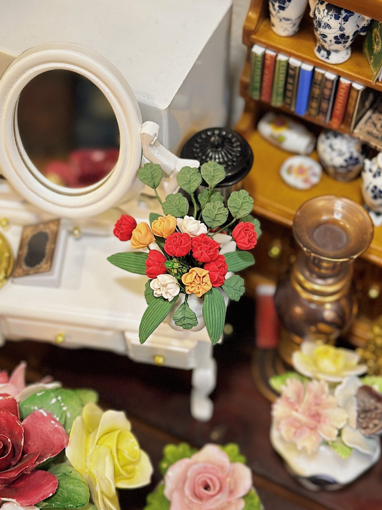 Miniature flower pot
