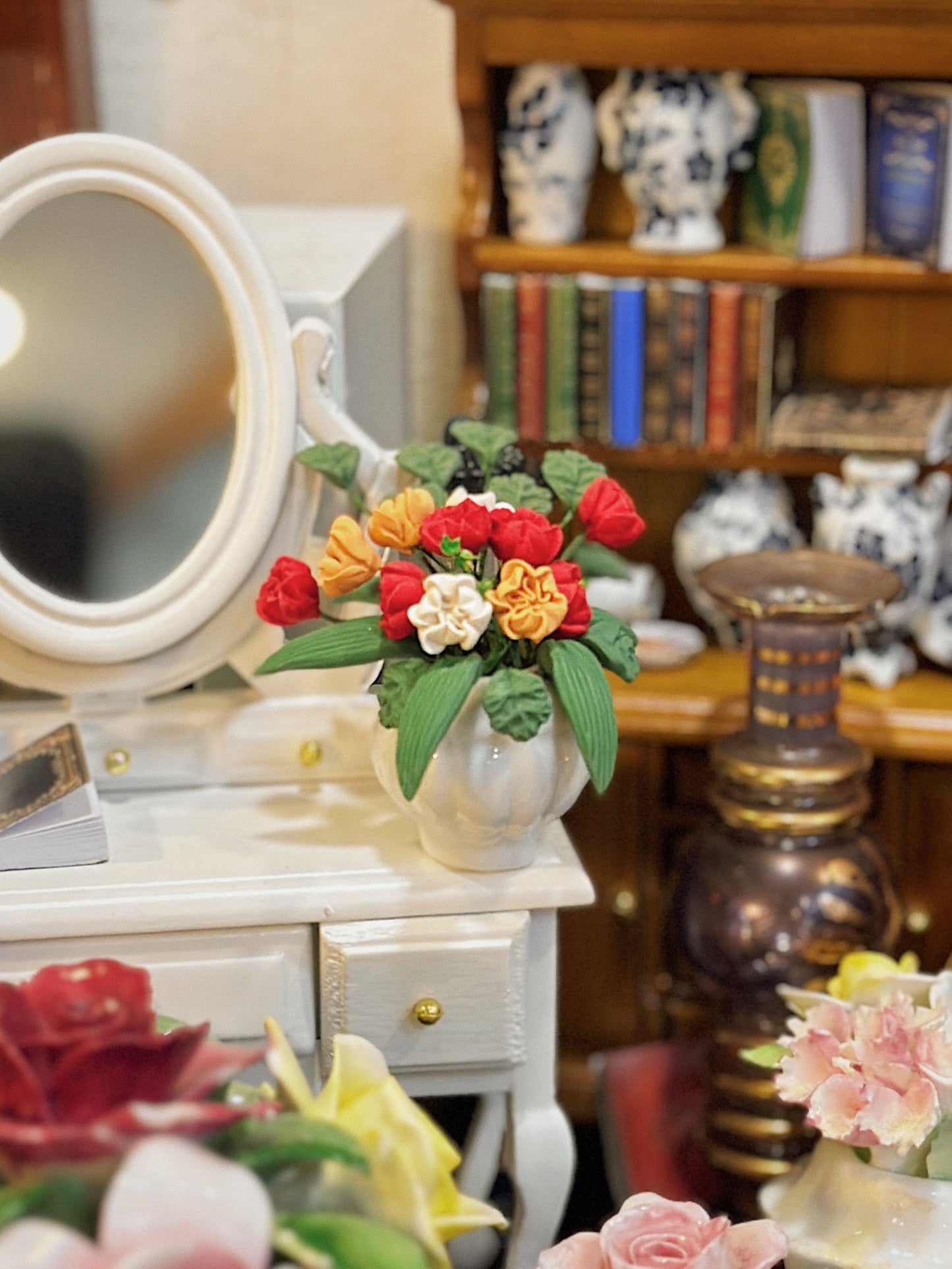 Miniature flower pot