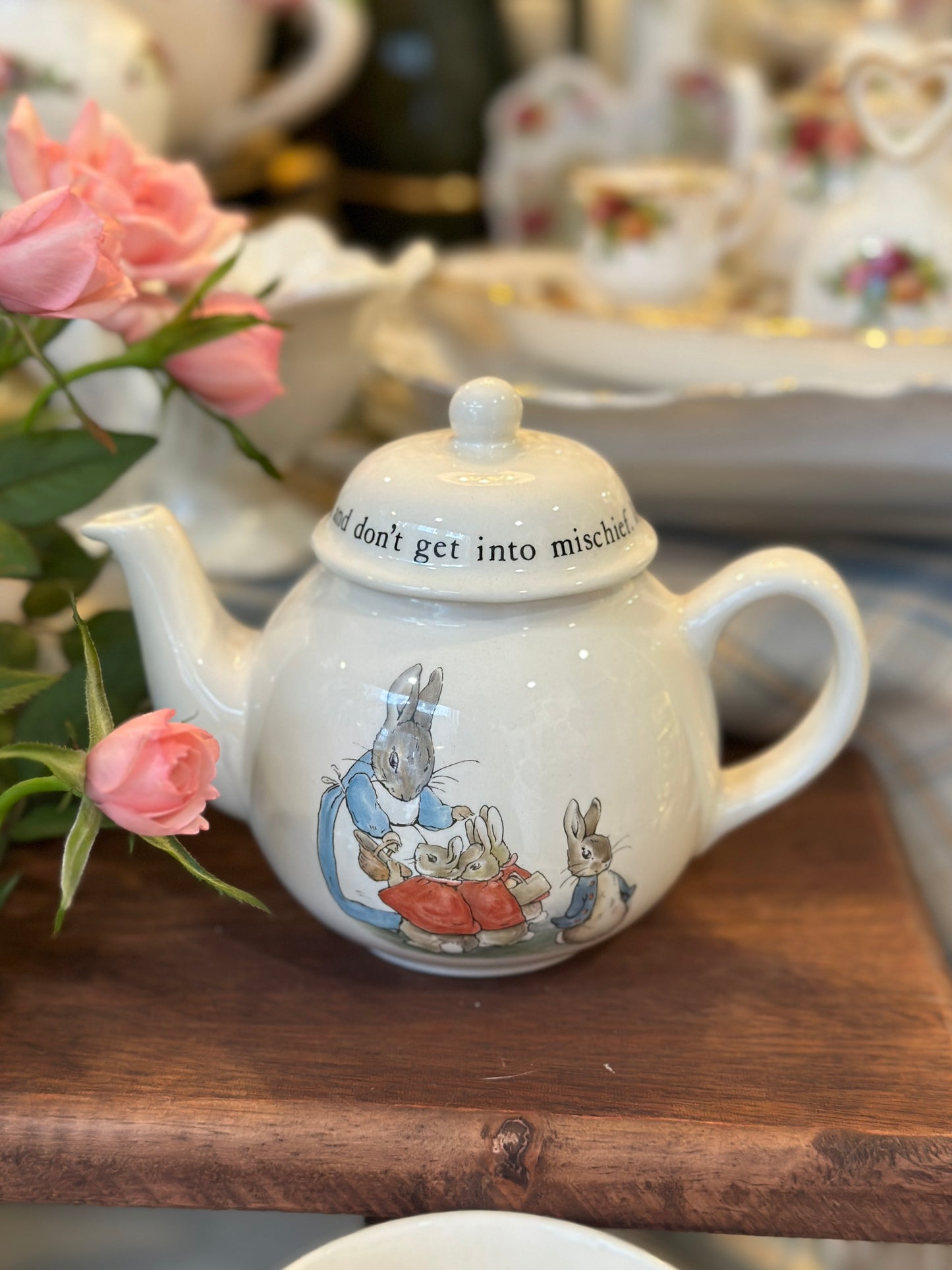 Bộ tách trà, ấm, khay bánh họa tiết Peter Rabbit - Wedgwood✨