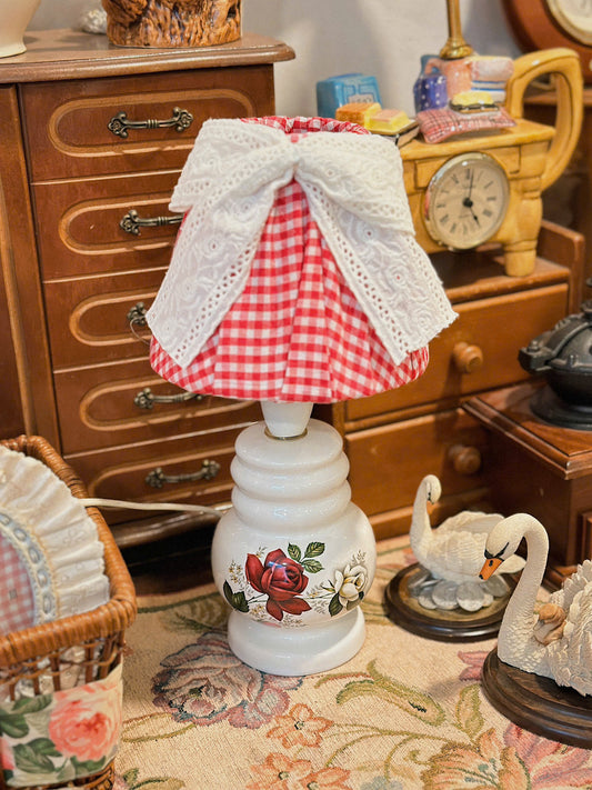 Vintage Rose Pattern Lamp