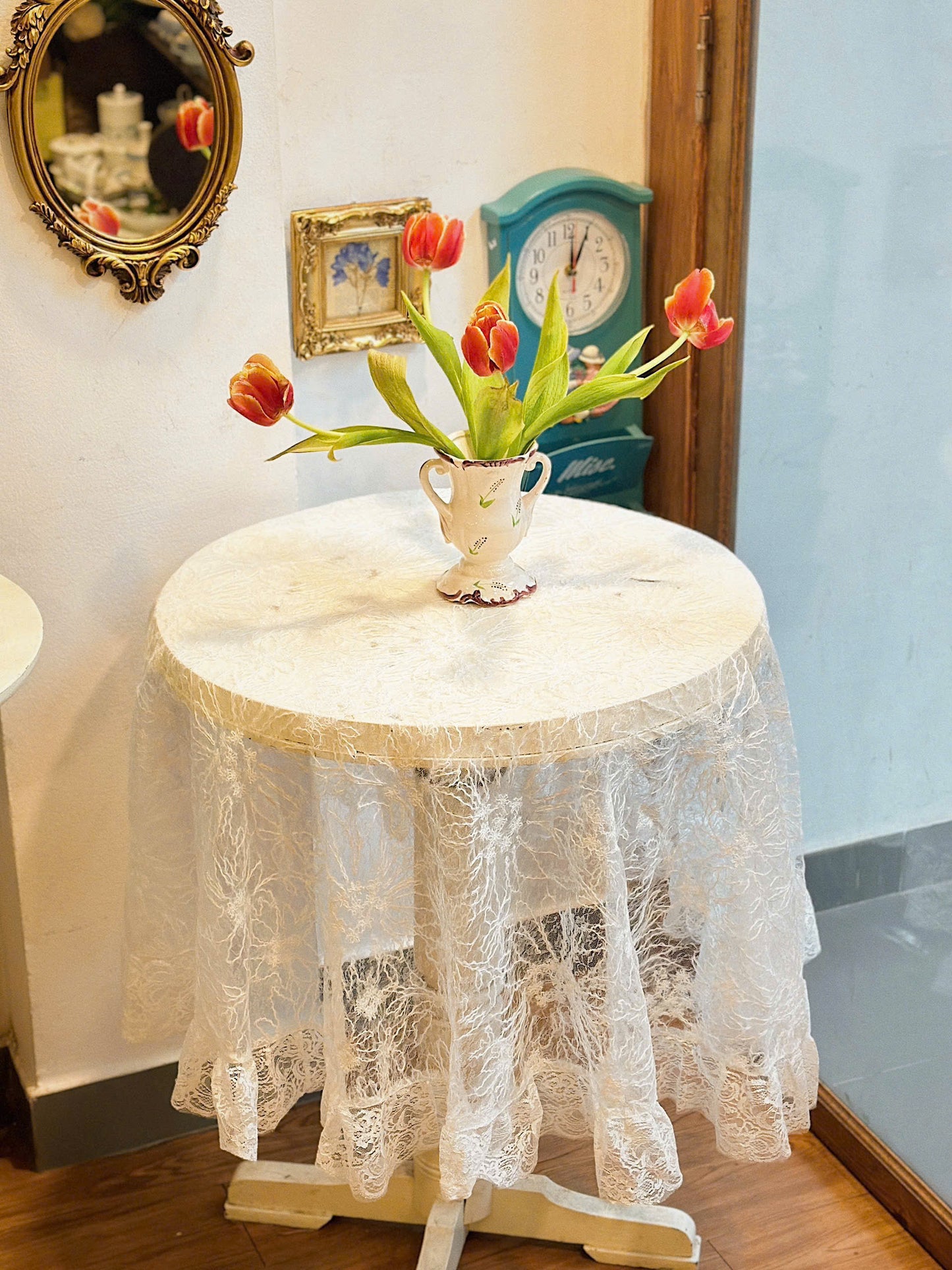 Khăn trải bàn tròn hoạ tiết ren hoa