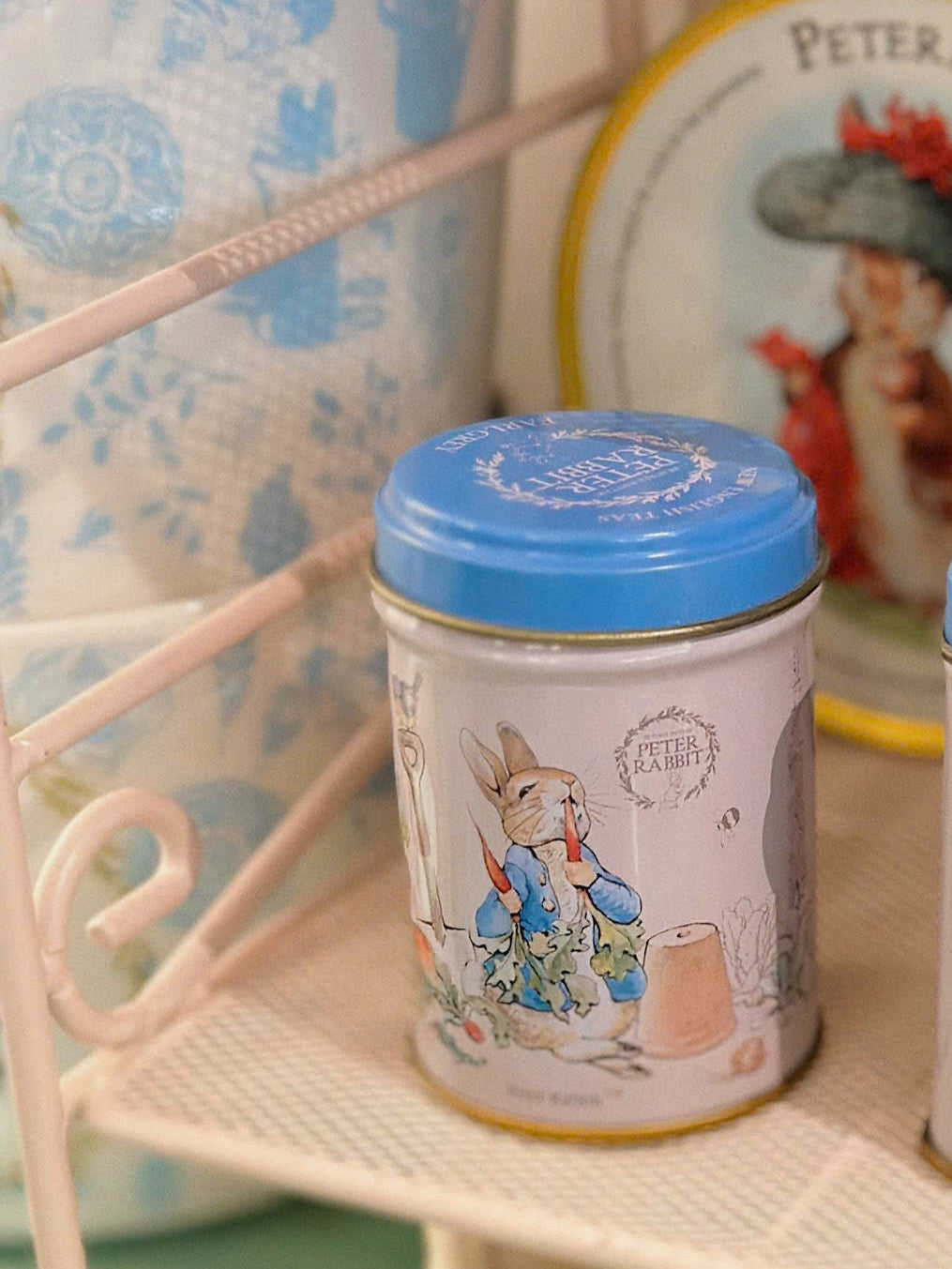 Hộp thiếc đựng trà/ ống heo Peter Rabbit