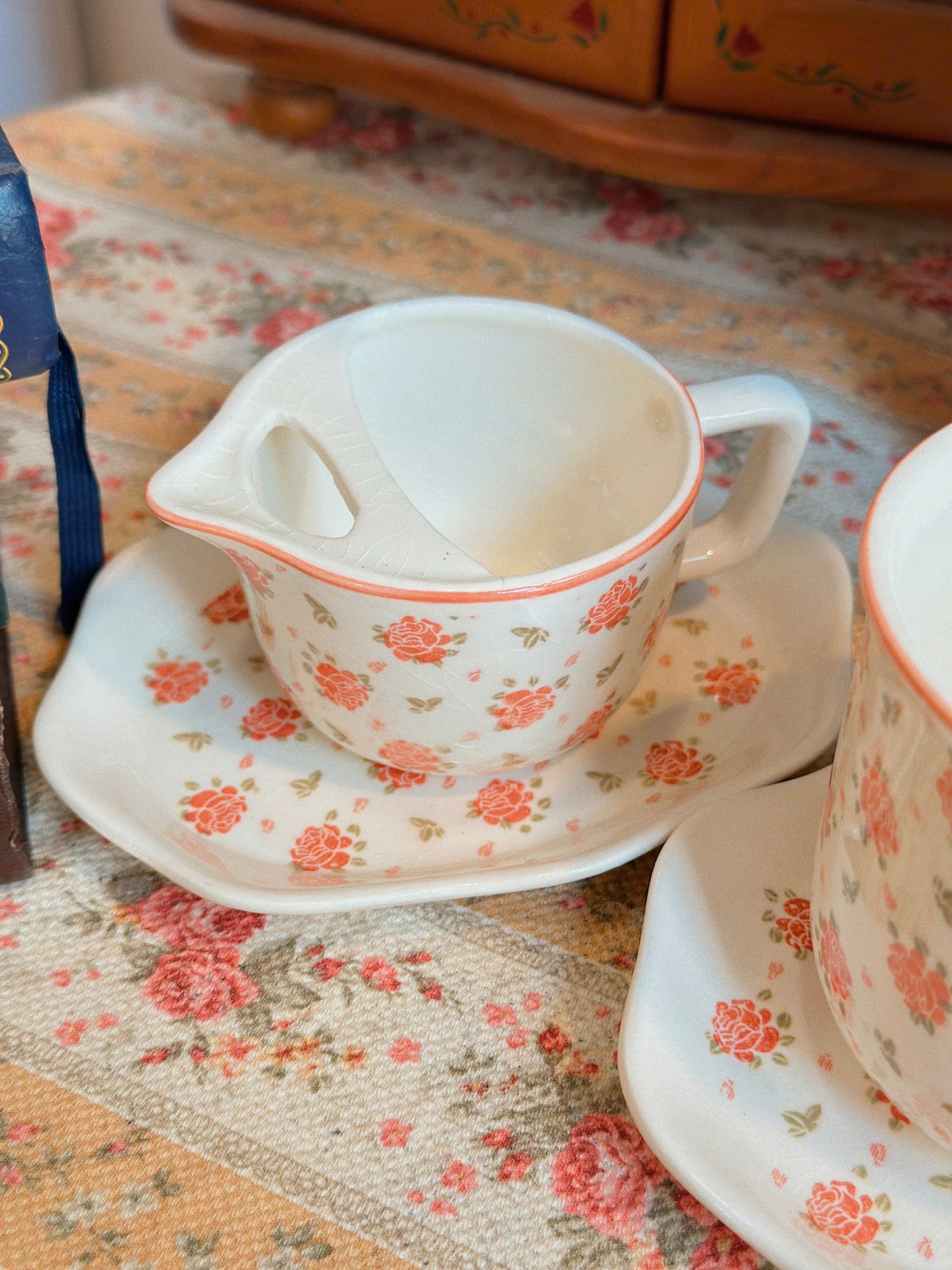 Tiny Roses Pattern Ceramic Set - Tasaki Shinju